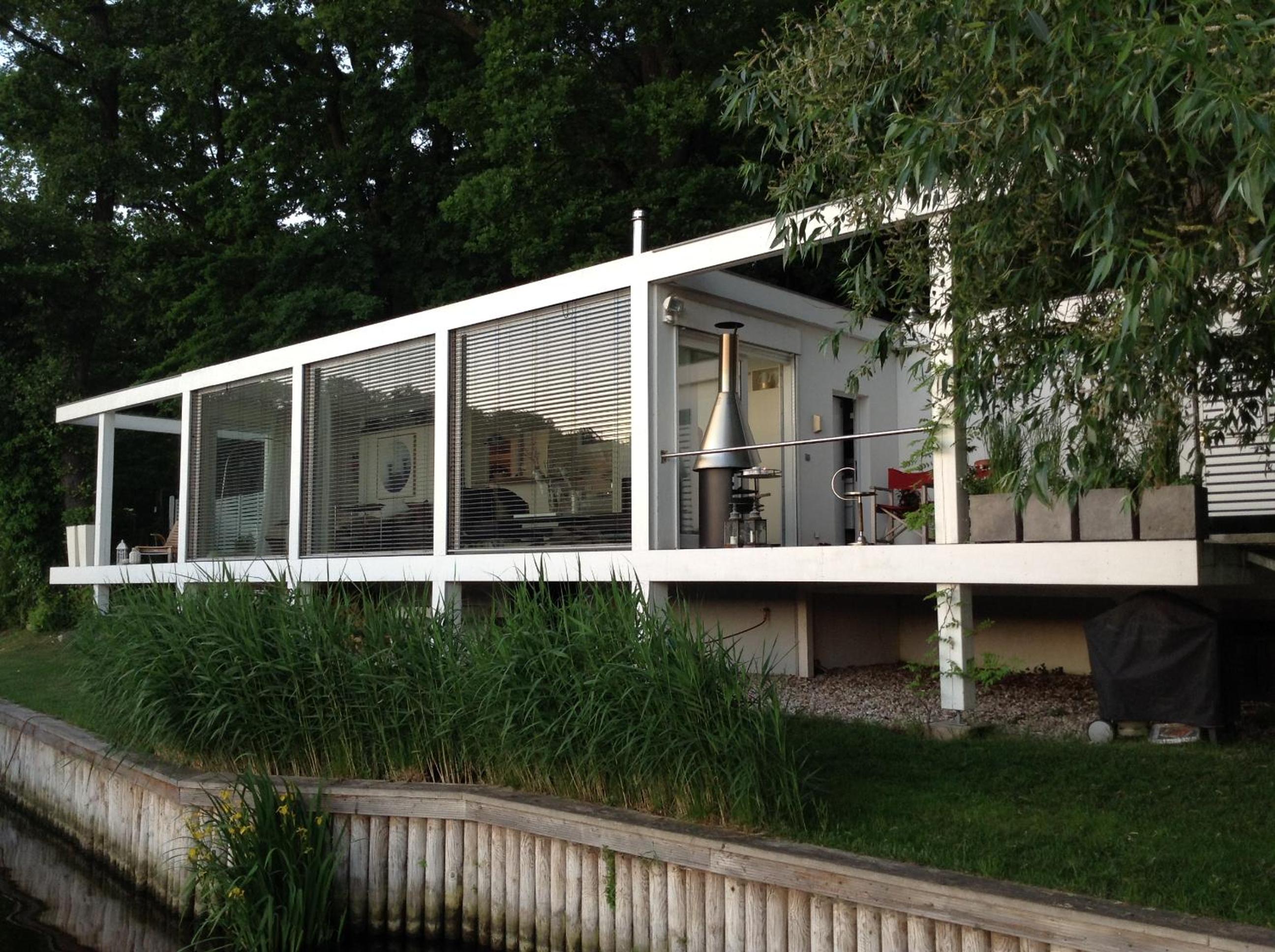Holiday Home waterside photo 2