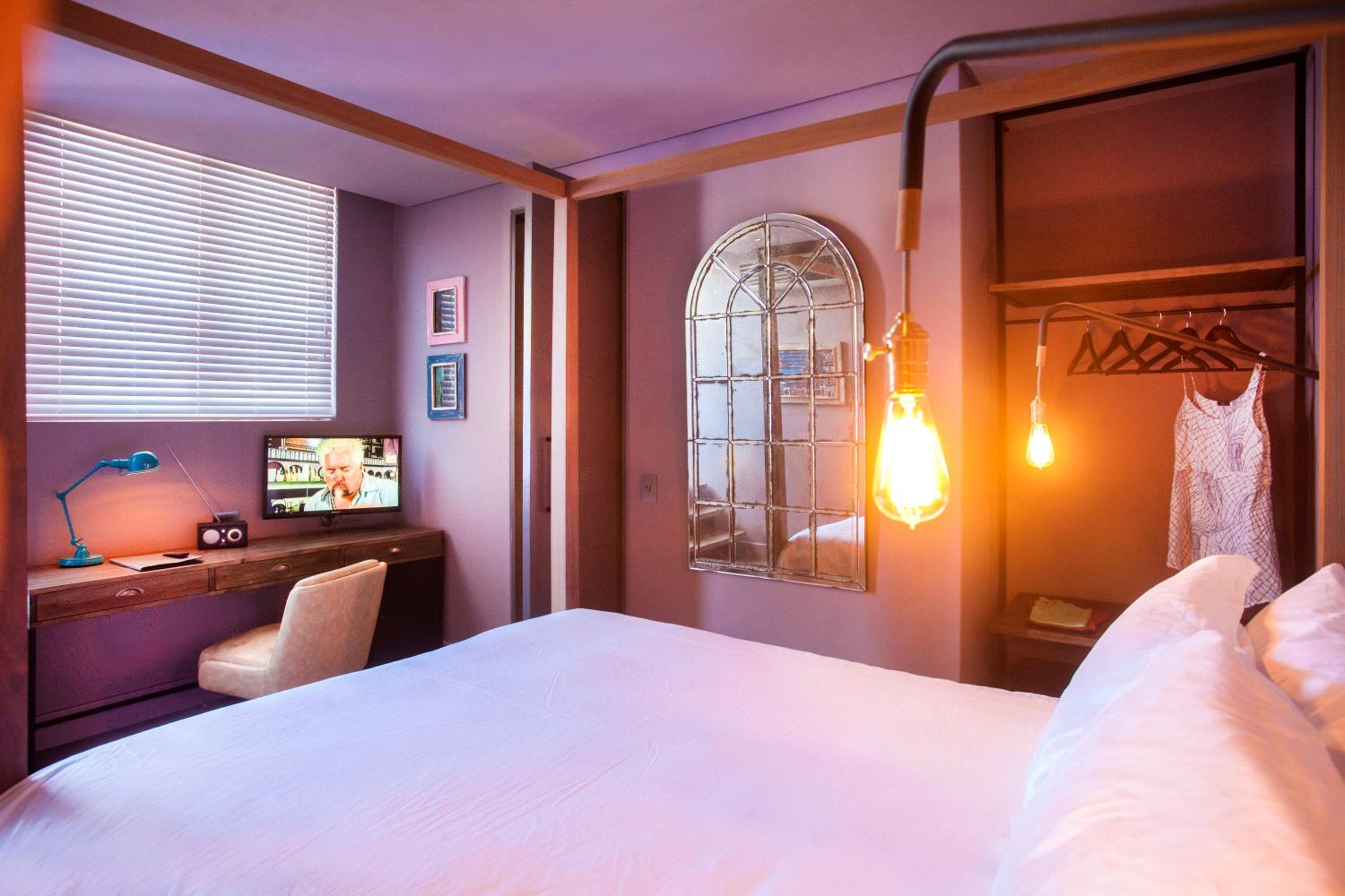 Deluxe Double Room with Balcony - Photo 3