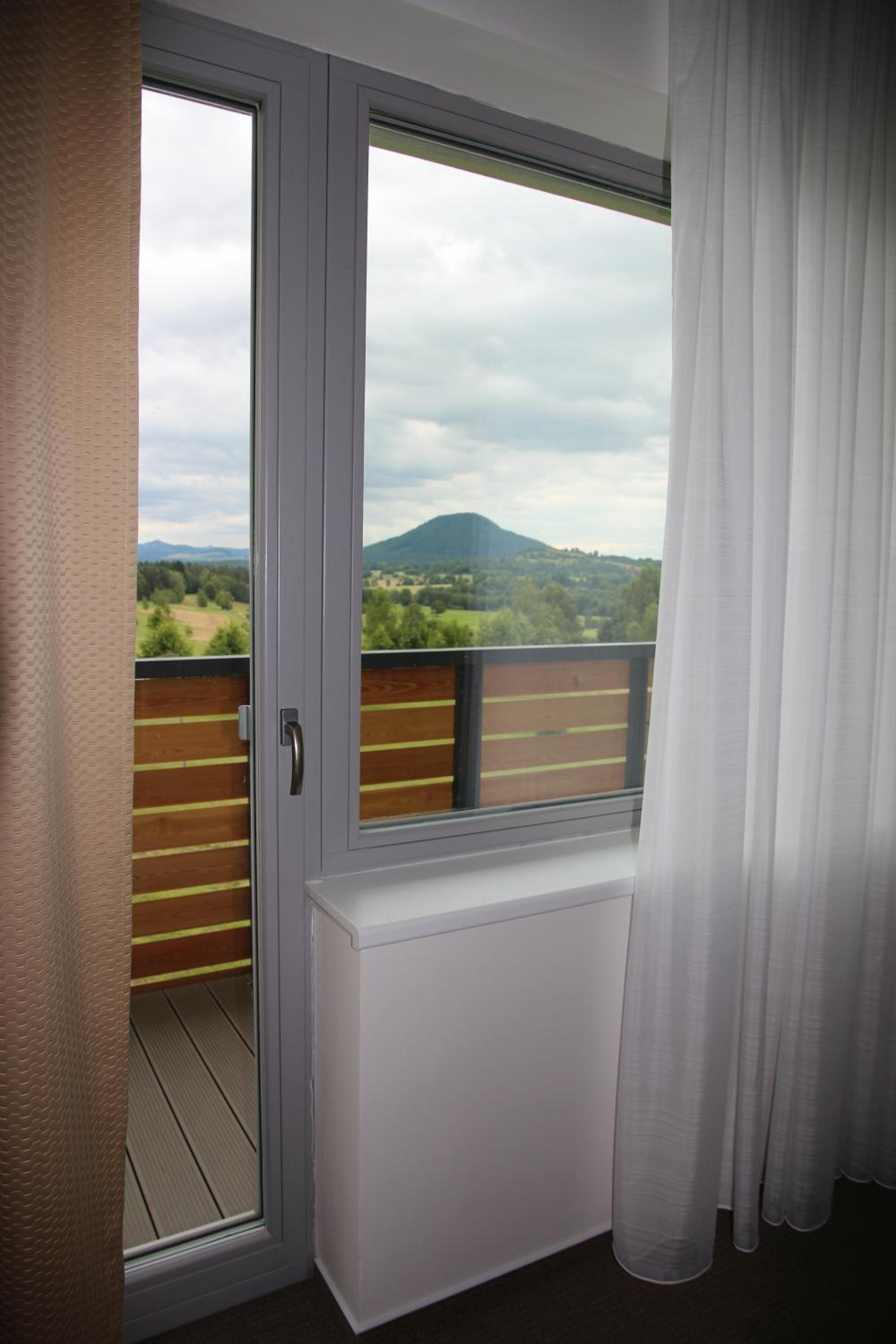 Deluxe Double Room - Photo 12