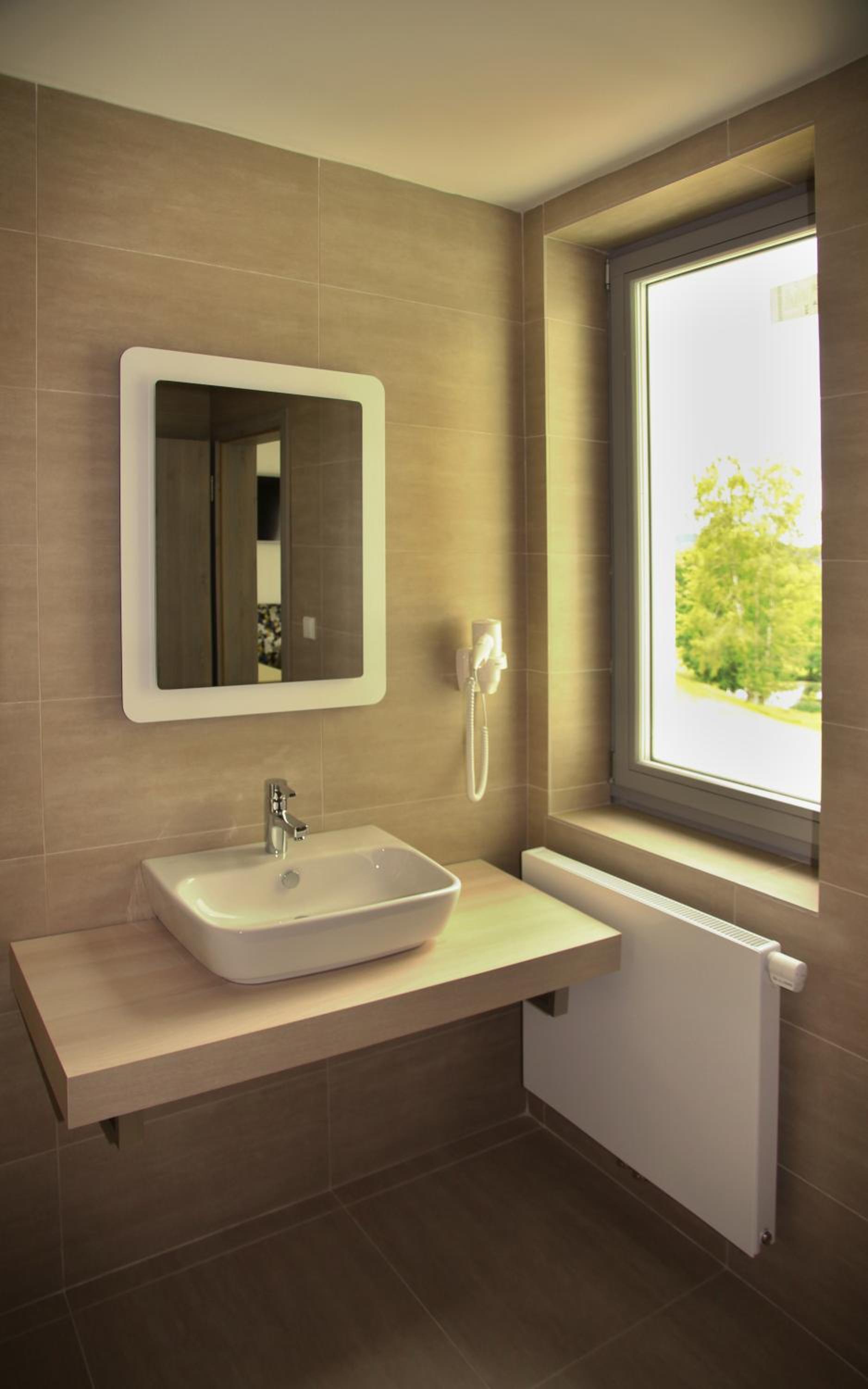 Deluxe Double Room - Photo 11