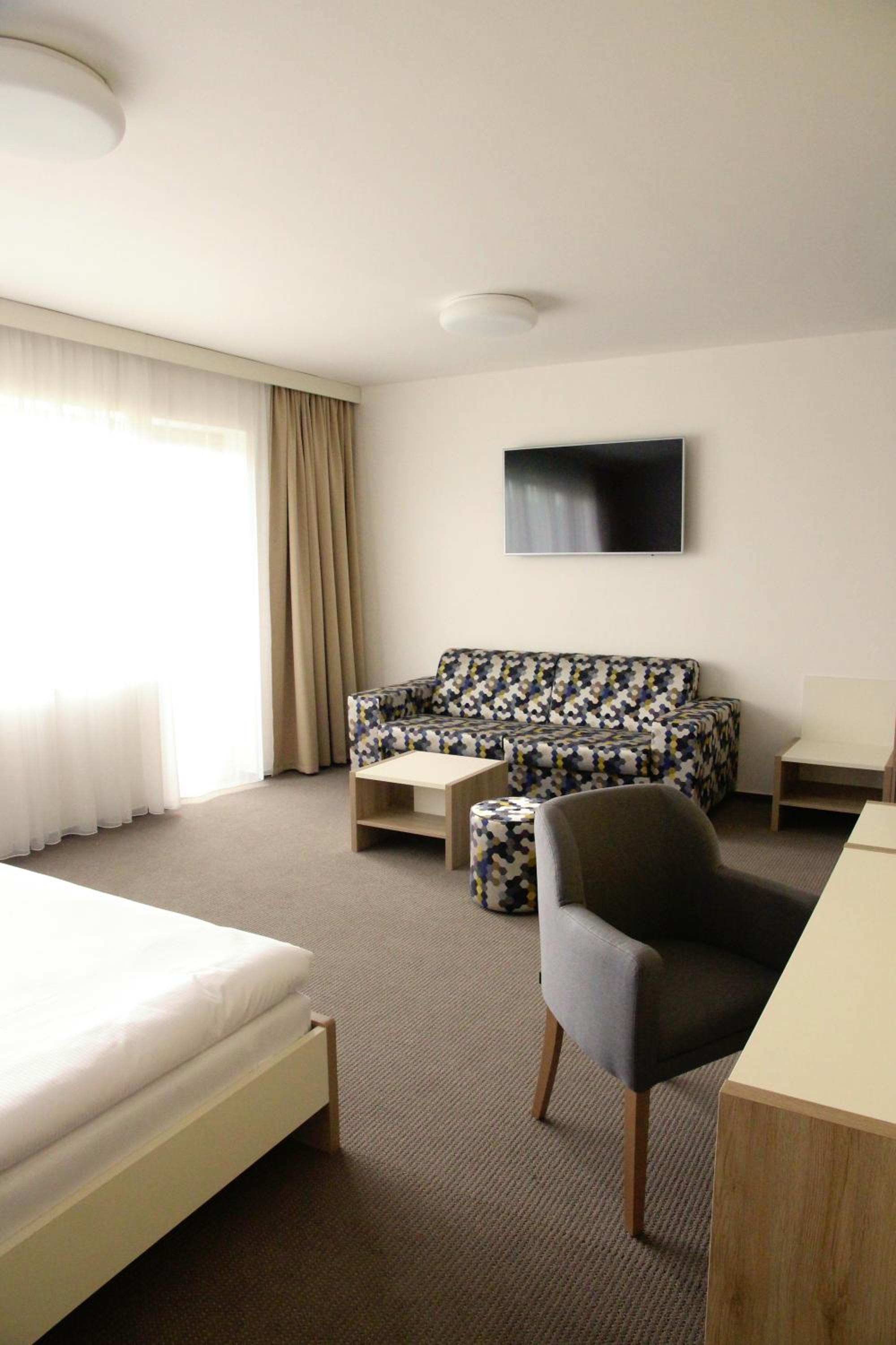 Deluxe Double Room - Photo 9