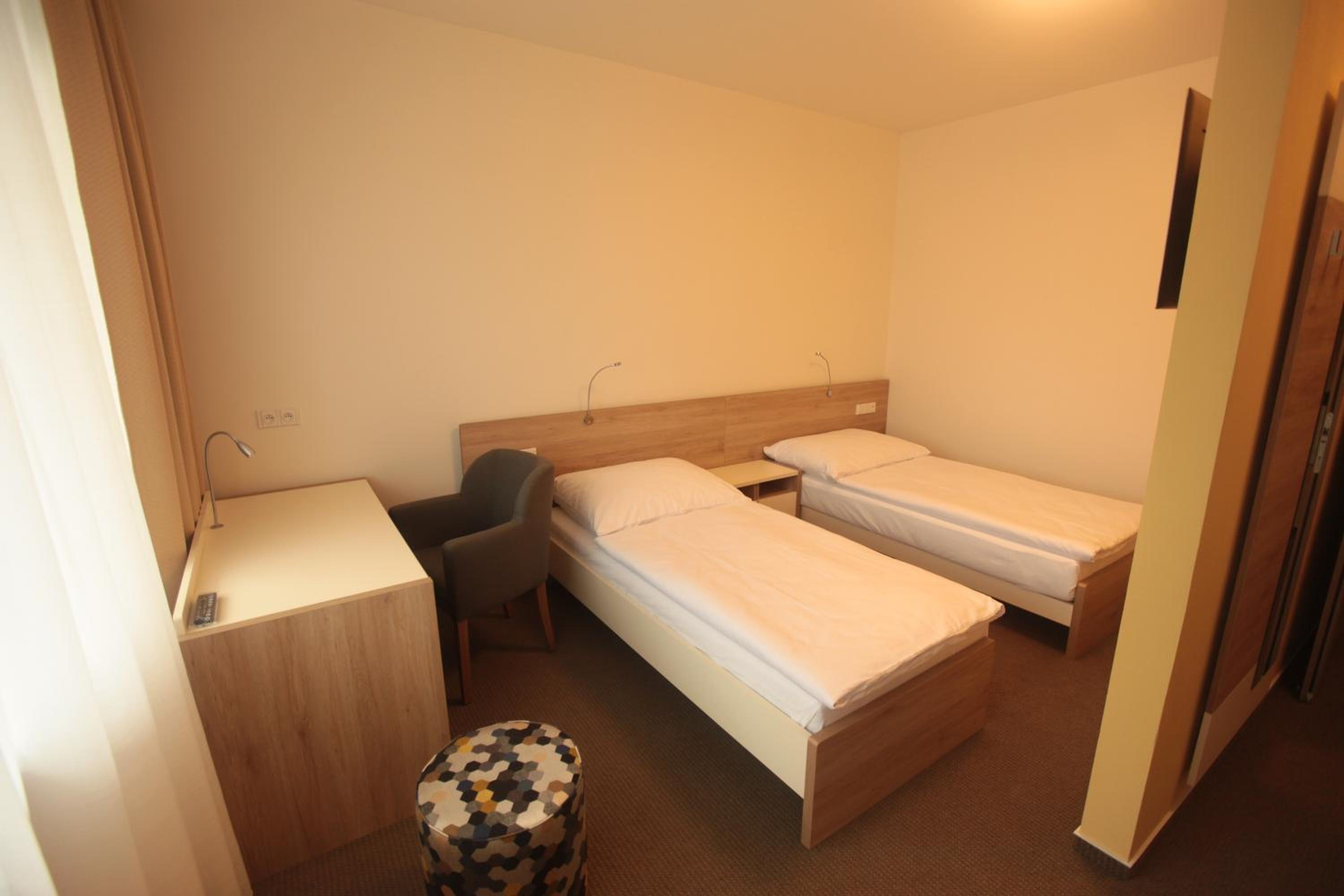 Standard Double or Twin Room - Photo 2