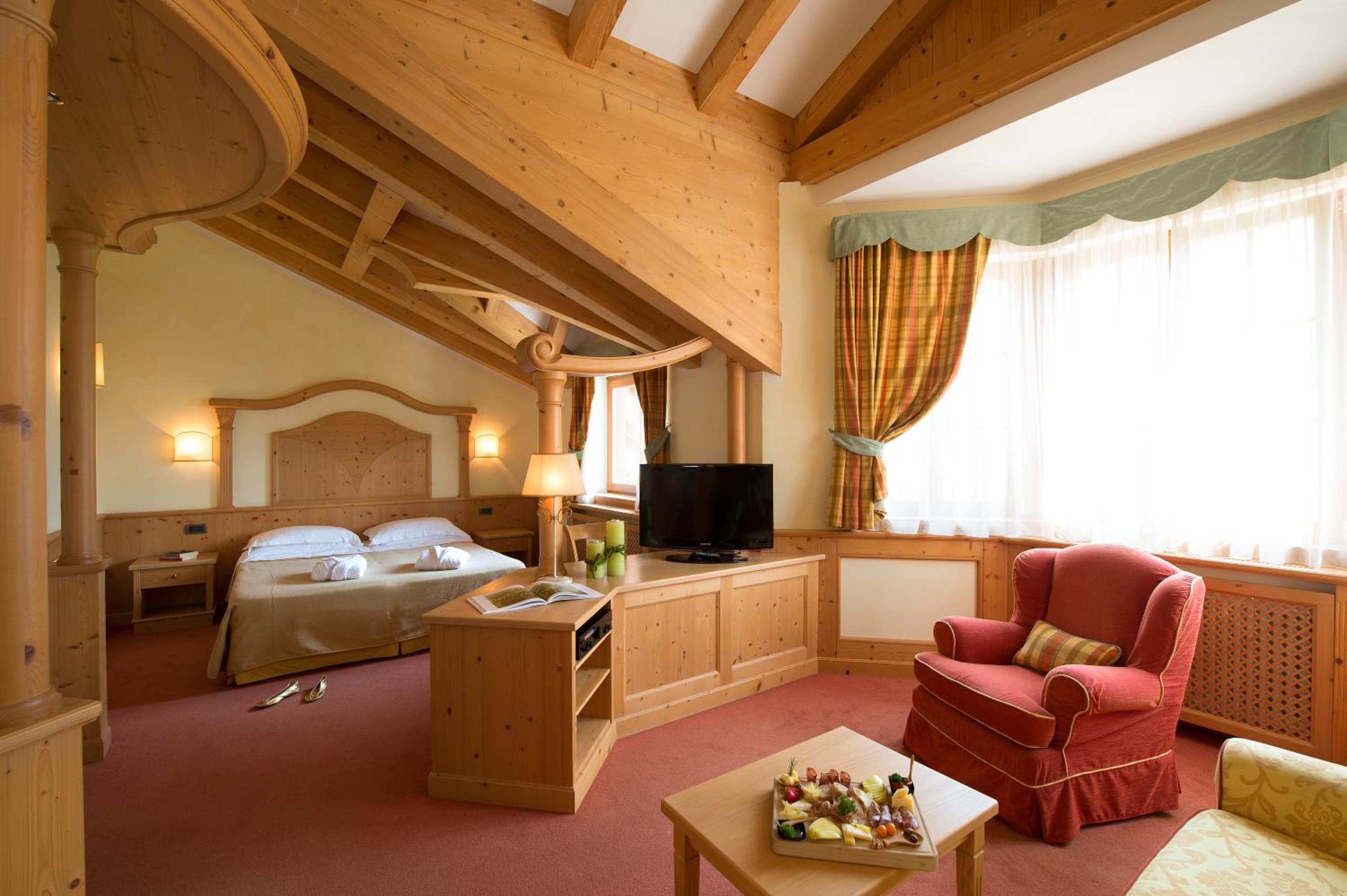Junior Suite with Lake View photo 3
