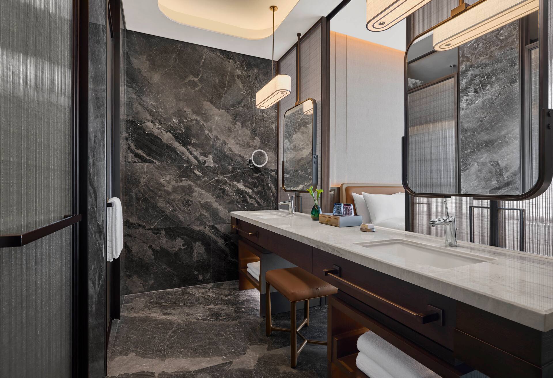 City View Room with Window-side Bathtub