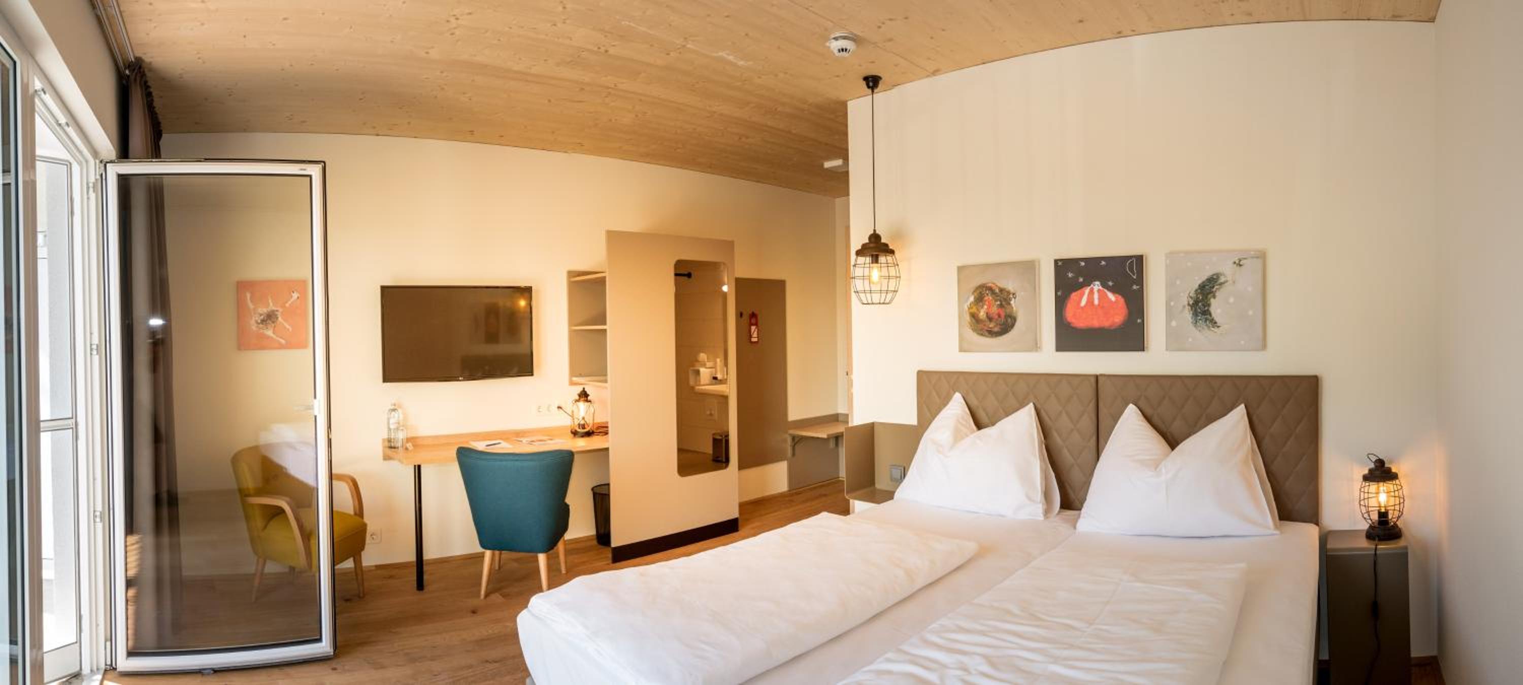 Double Room with Balcony - Parkside - Photo 9