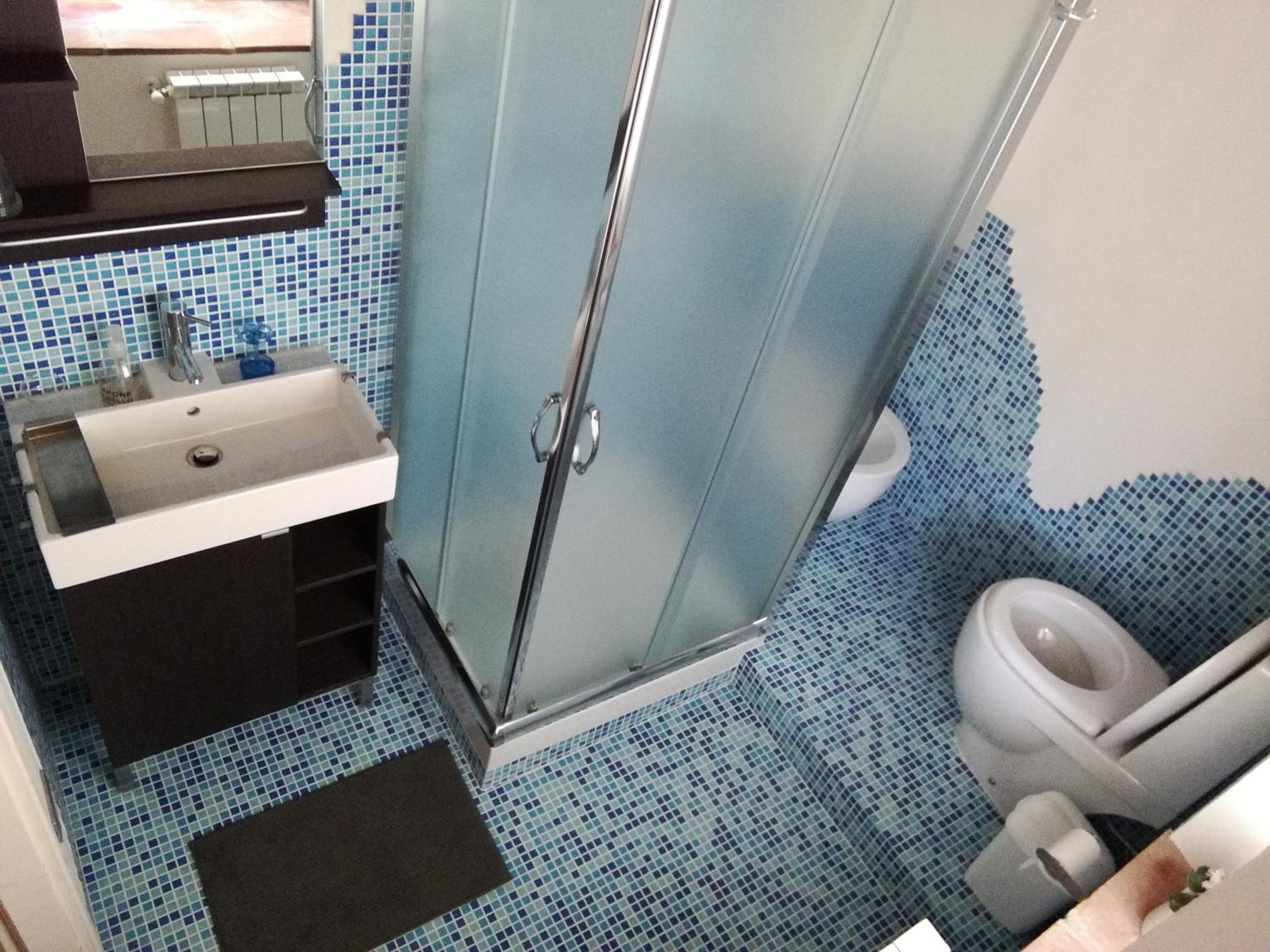 Double Room with Private External Bathroom photo 2
