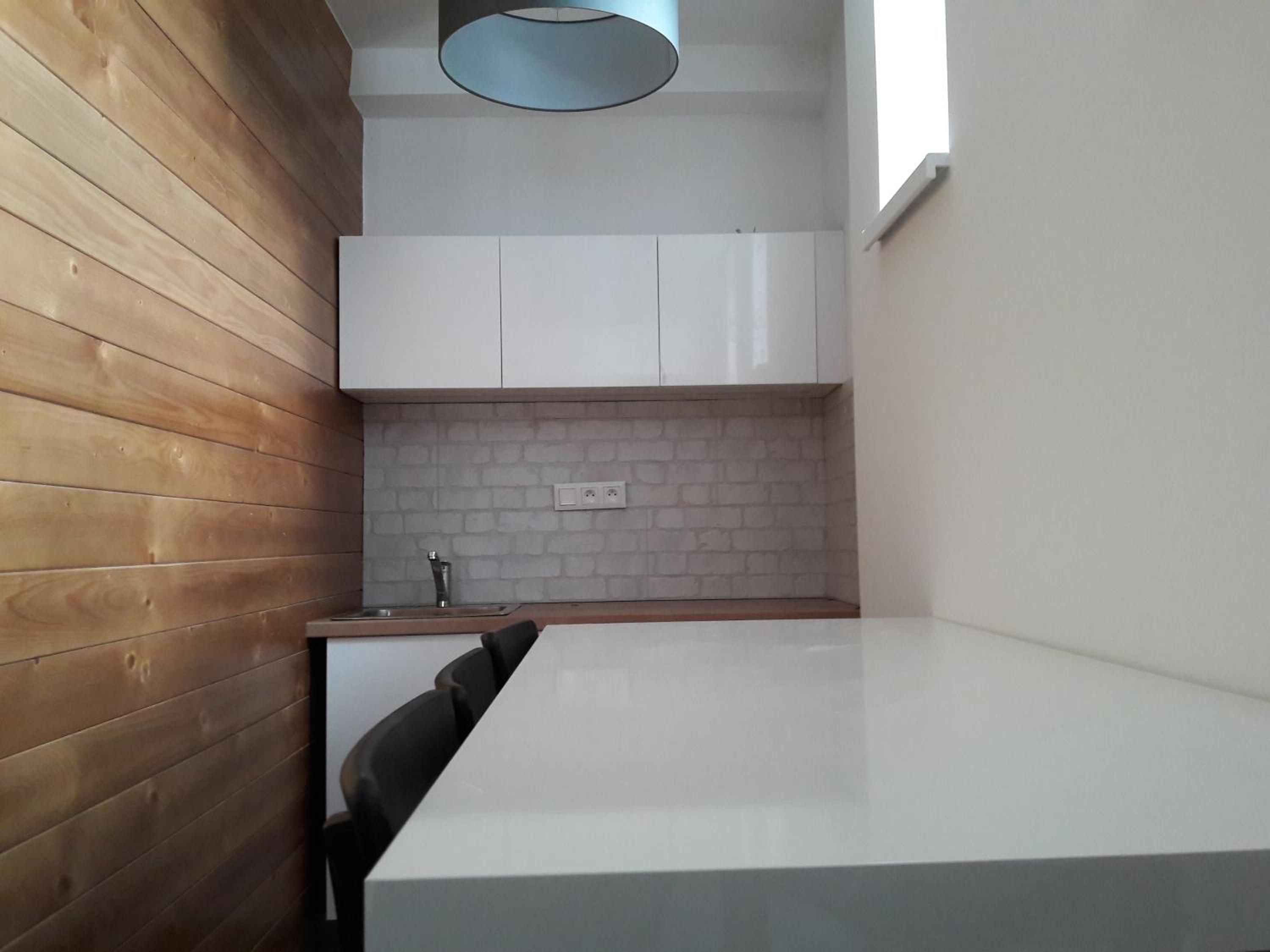 One-Bedroom Apartment - Photo 2