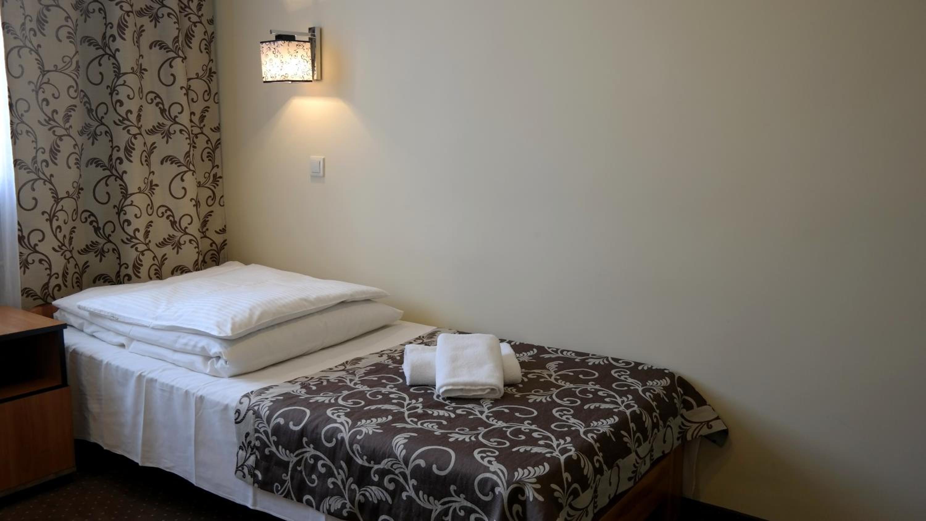 Twin Room - Photo 7