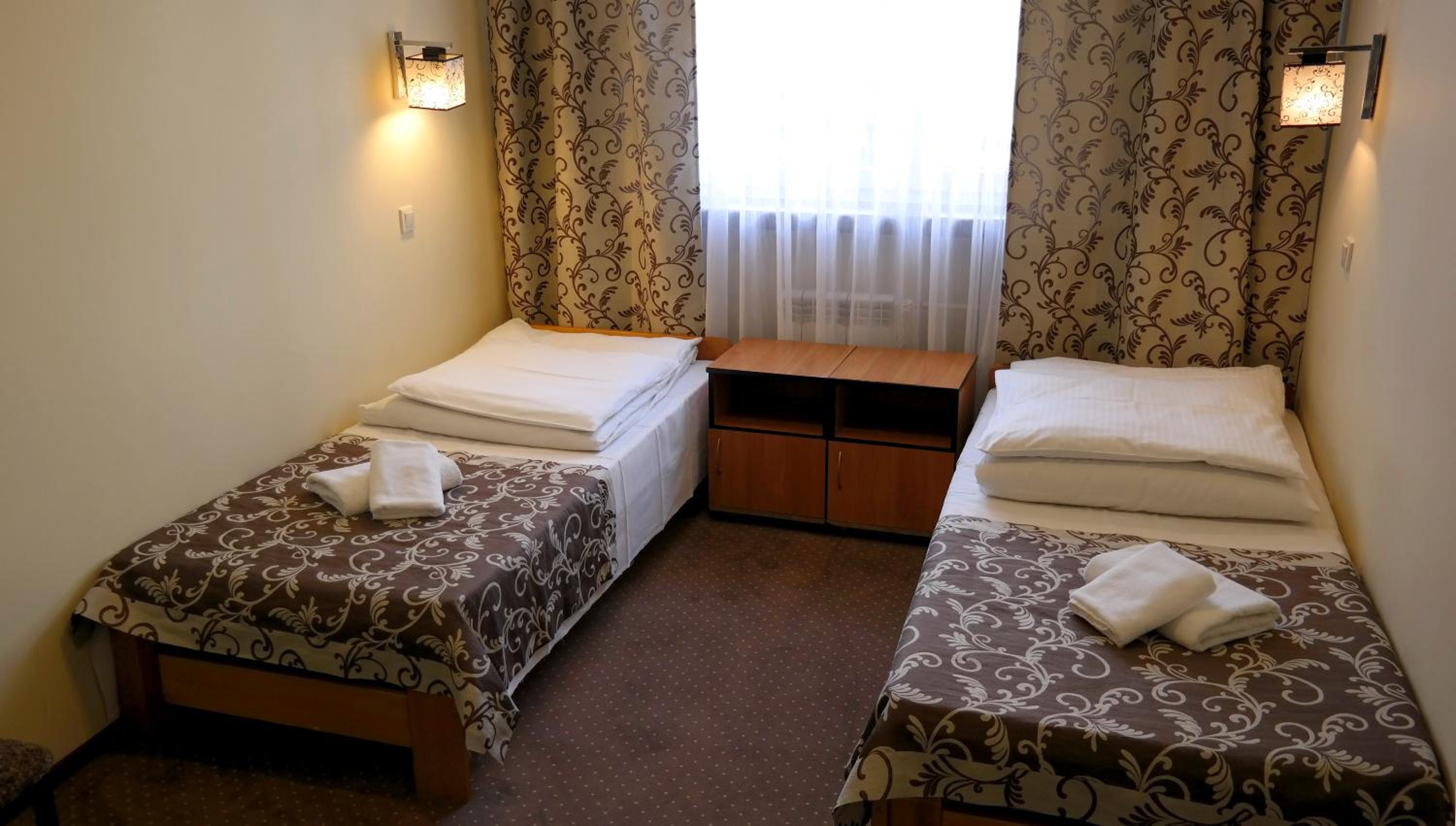 Twin Room - Photo 10