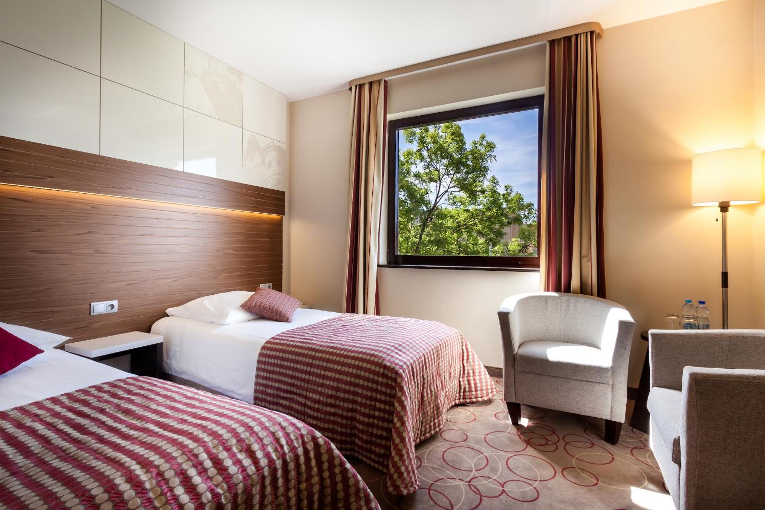 Twin Room - Photo 1