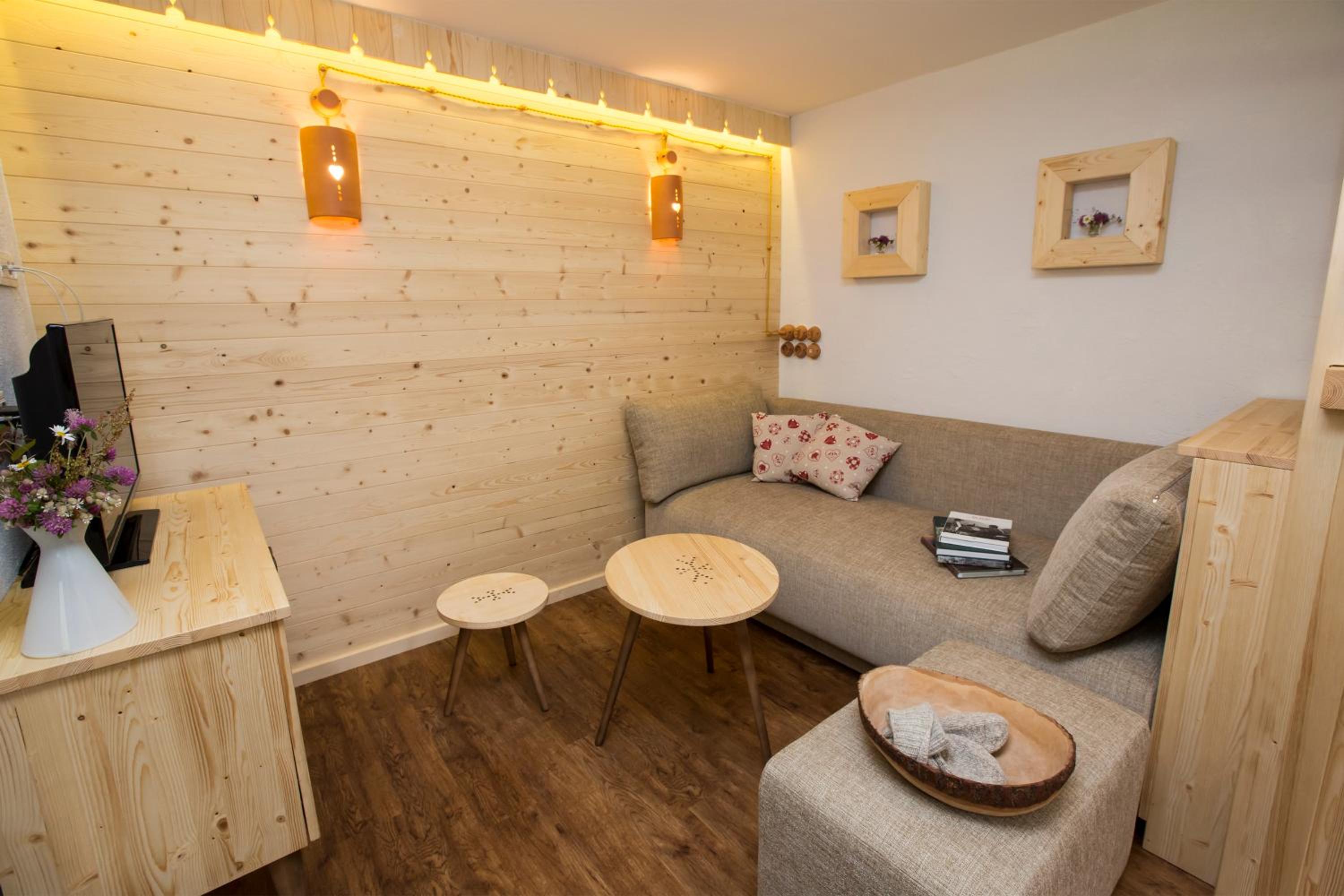 A6 - One-Bedroom Apartment with Balcony