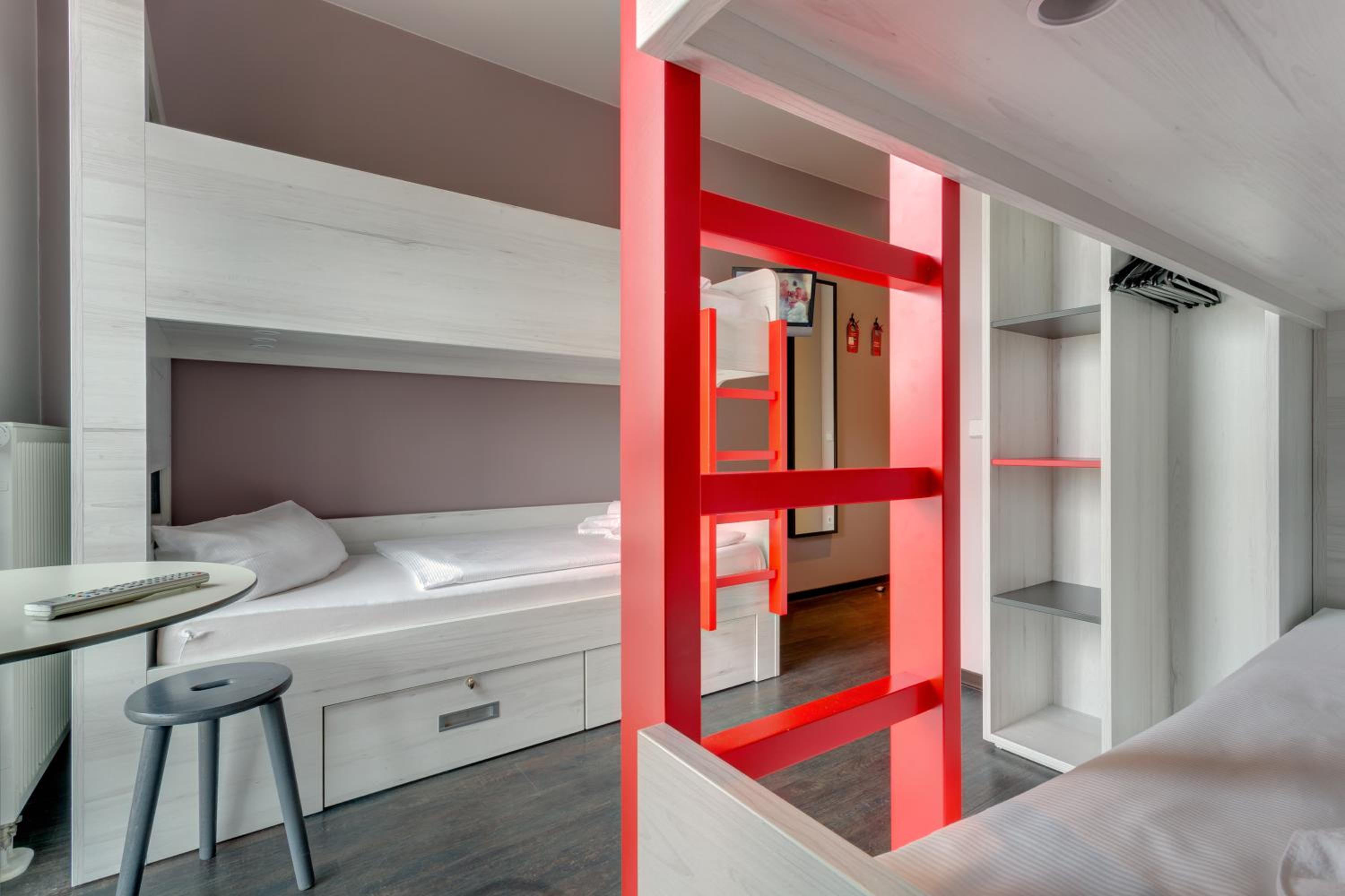 Quadroom (bunk-beds only) photo 3