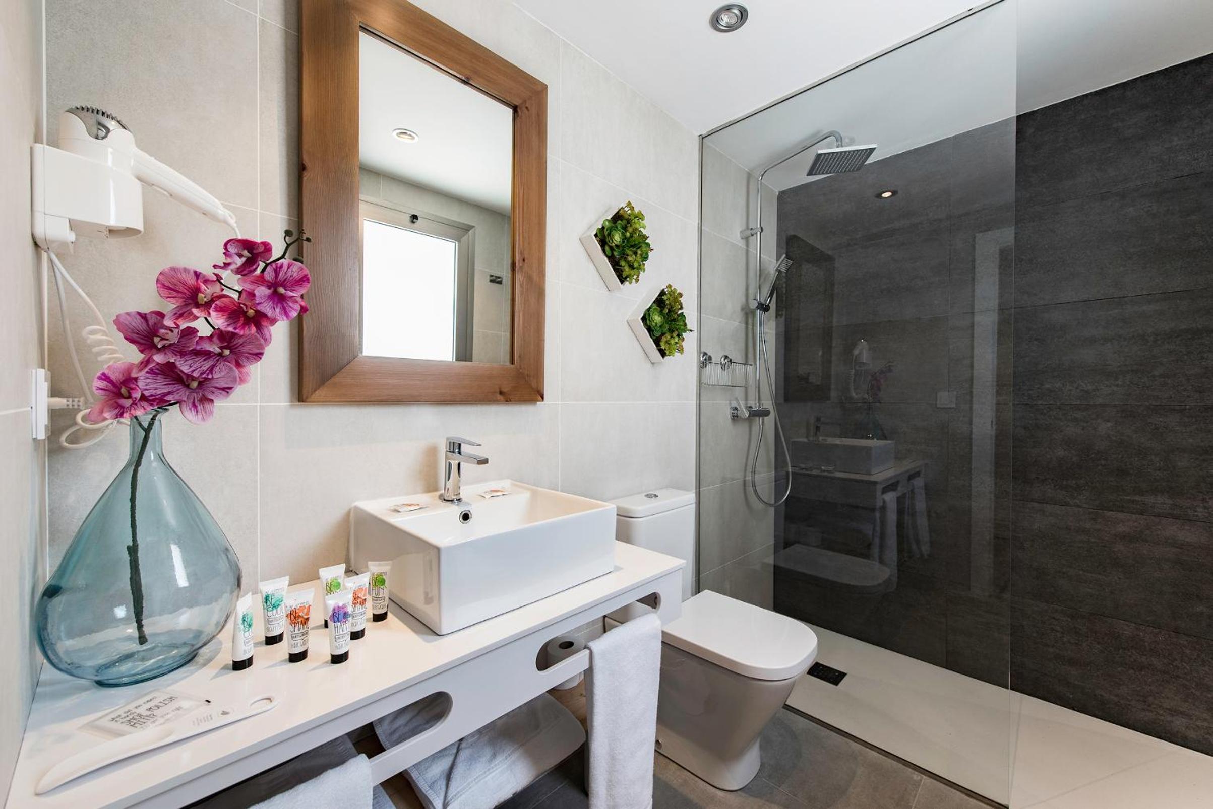Superior Studio with Sea View - Photo 11