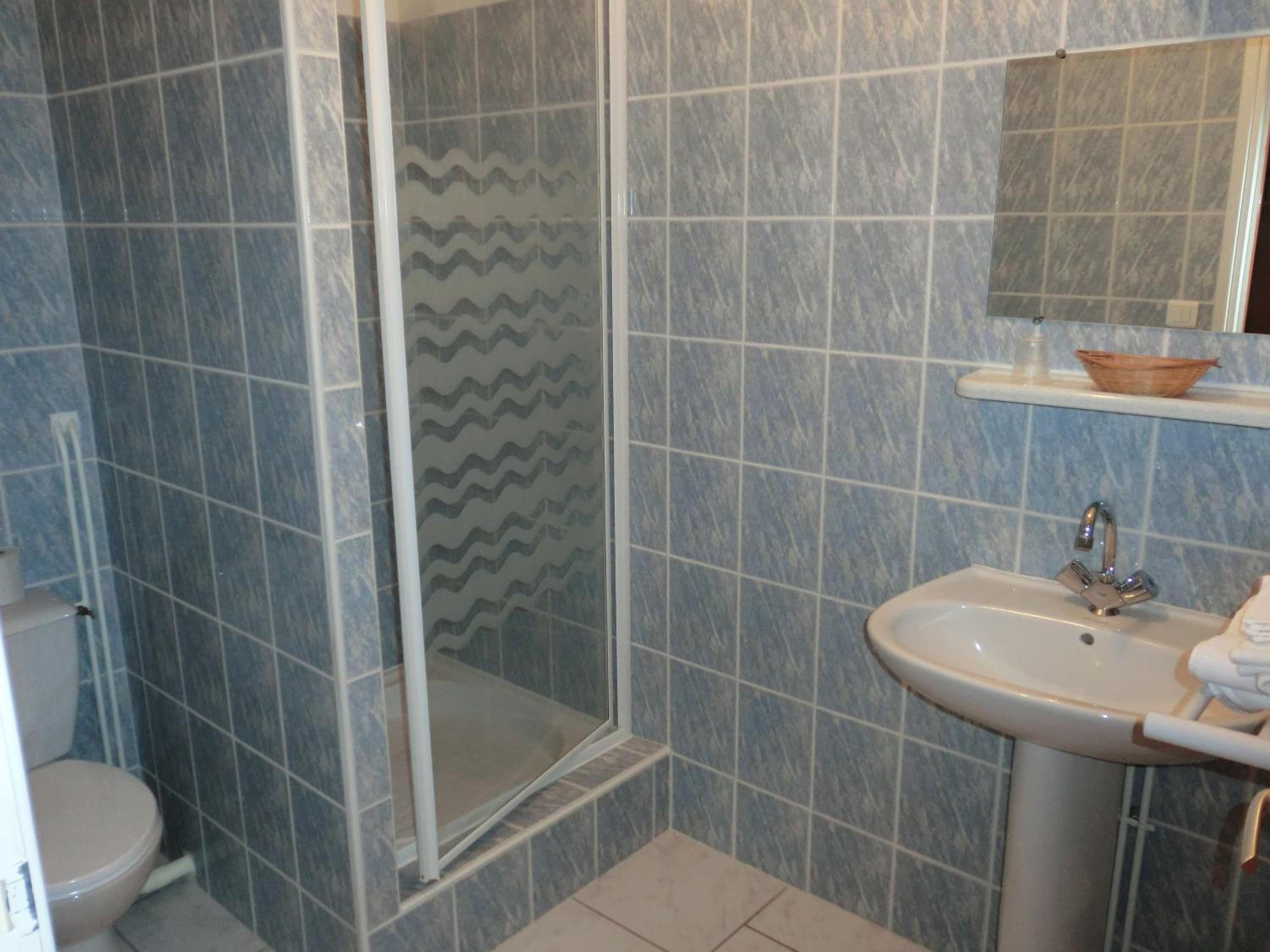 Double or Twin Room with Lake View photo 2