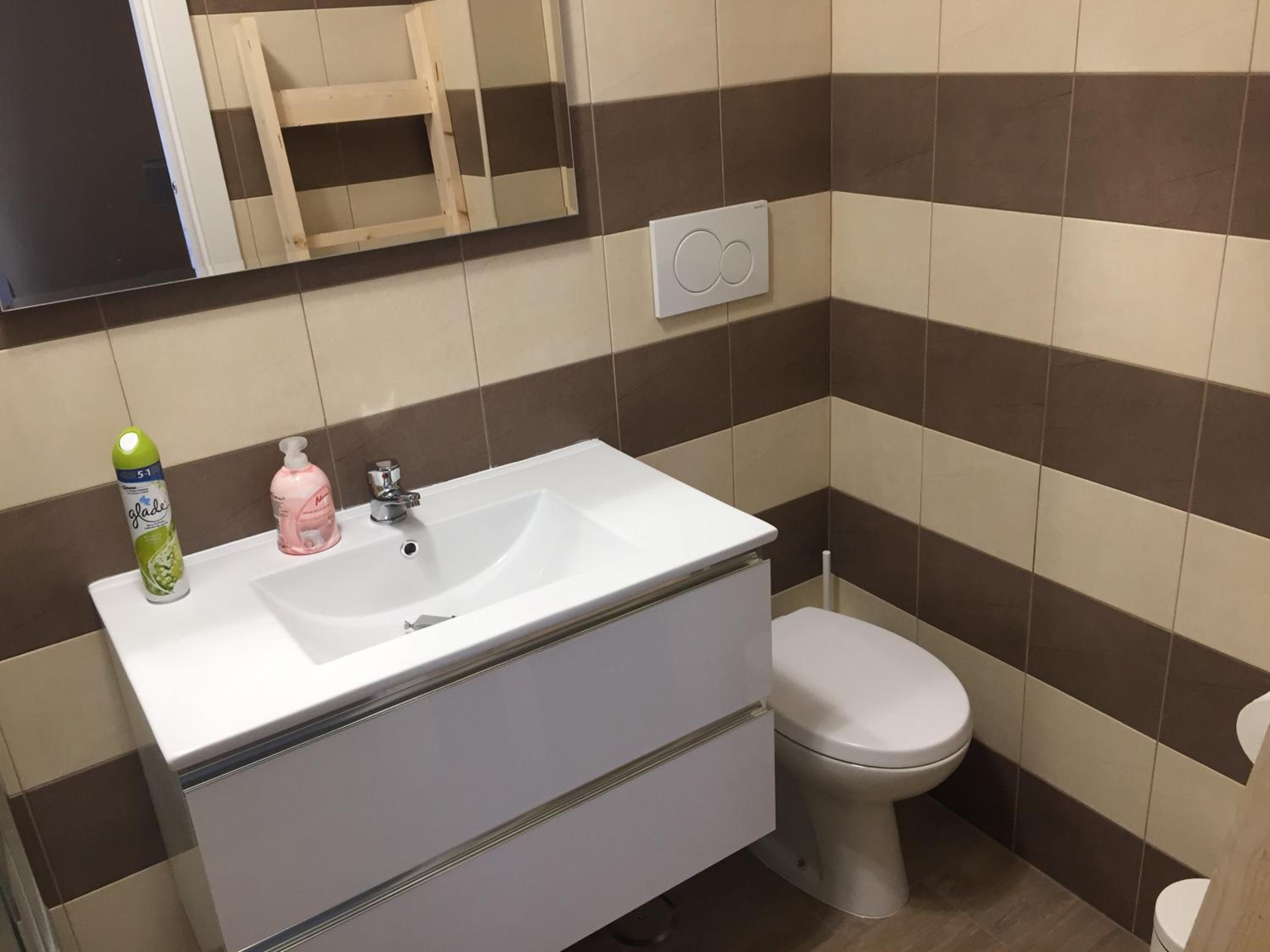 Double Room - Photo 6
