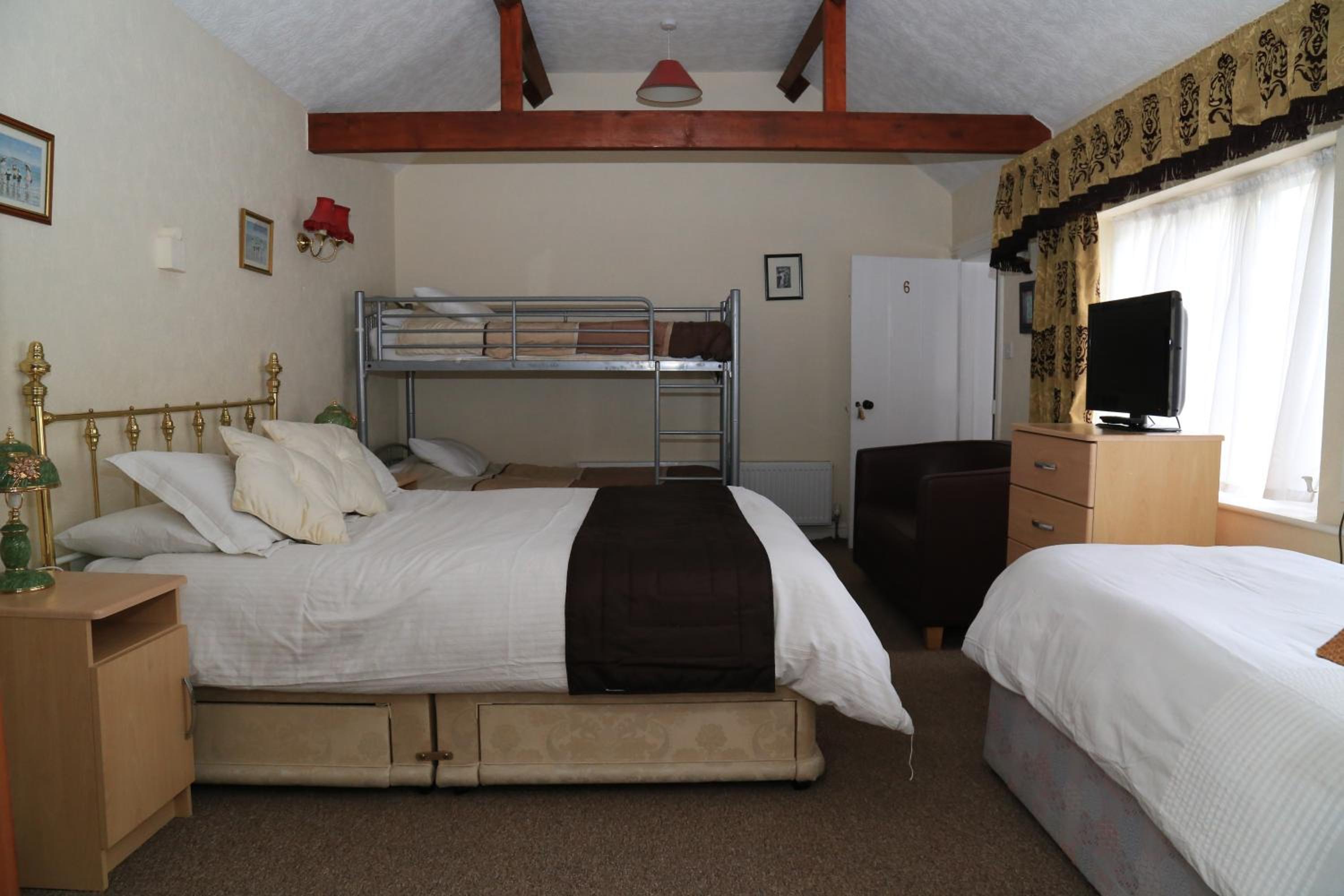 Family Suite photo 2