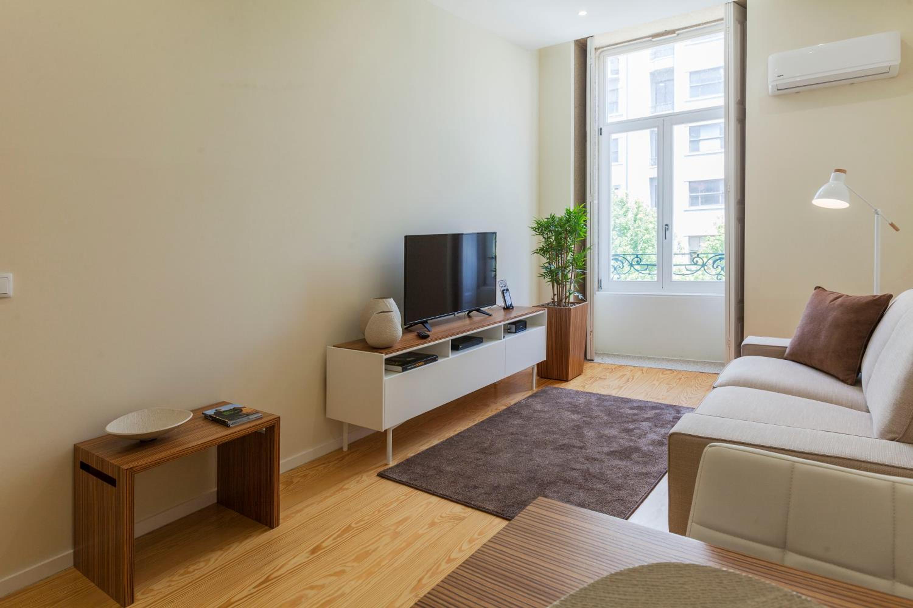Superior Apartment with City View