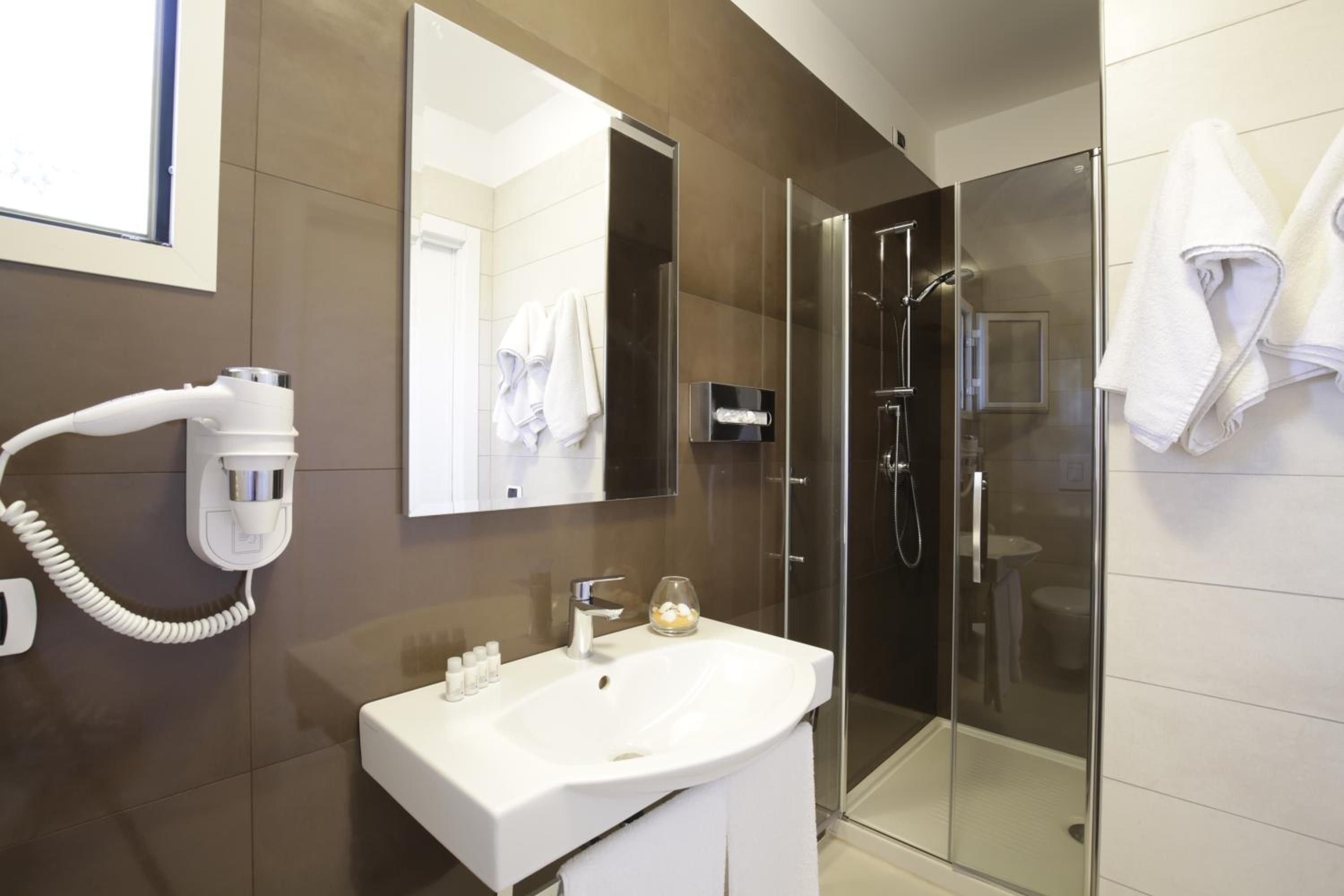 Superior Double Room with Patio, photo 7