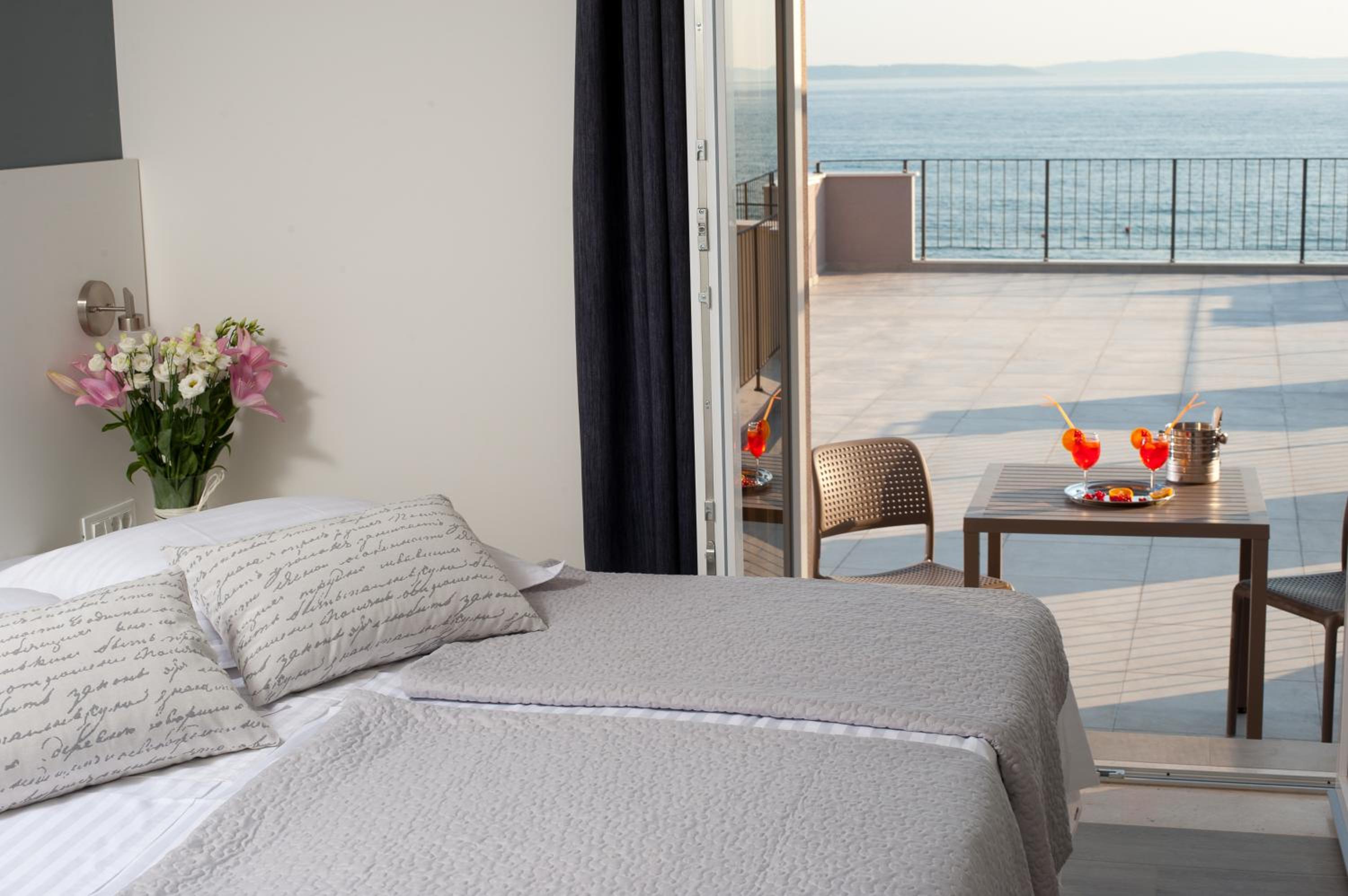 Apartment with Sea View and Terrace photo 3