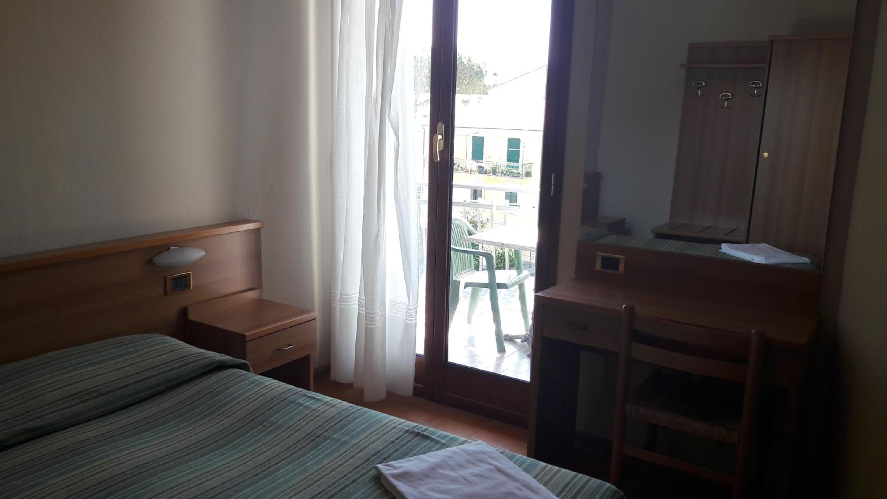 One-Bedroom Apartment (4 Adults) - Photo 8