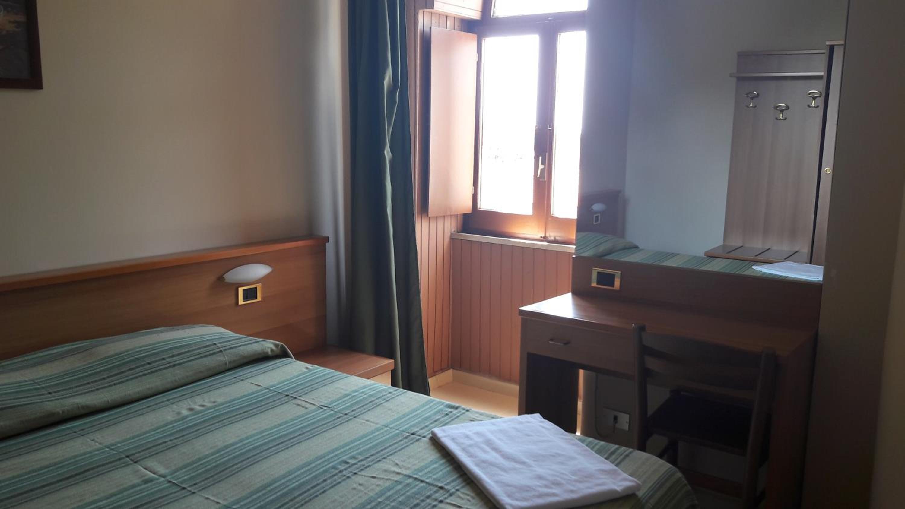 One-Bedroom Apartment (4 Adults) - Photo 4