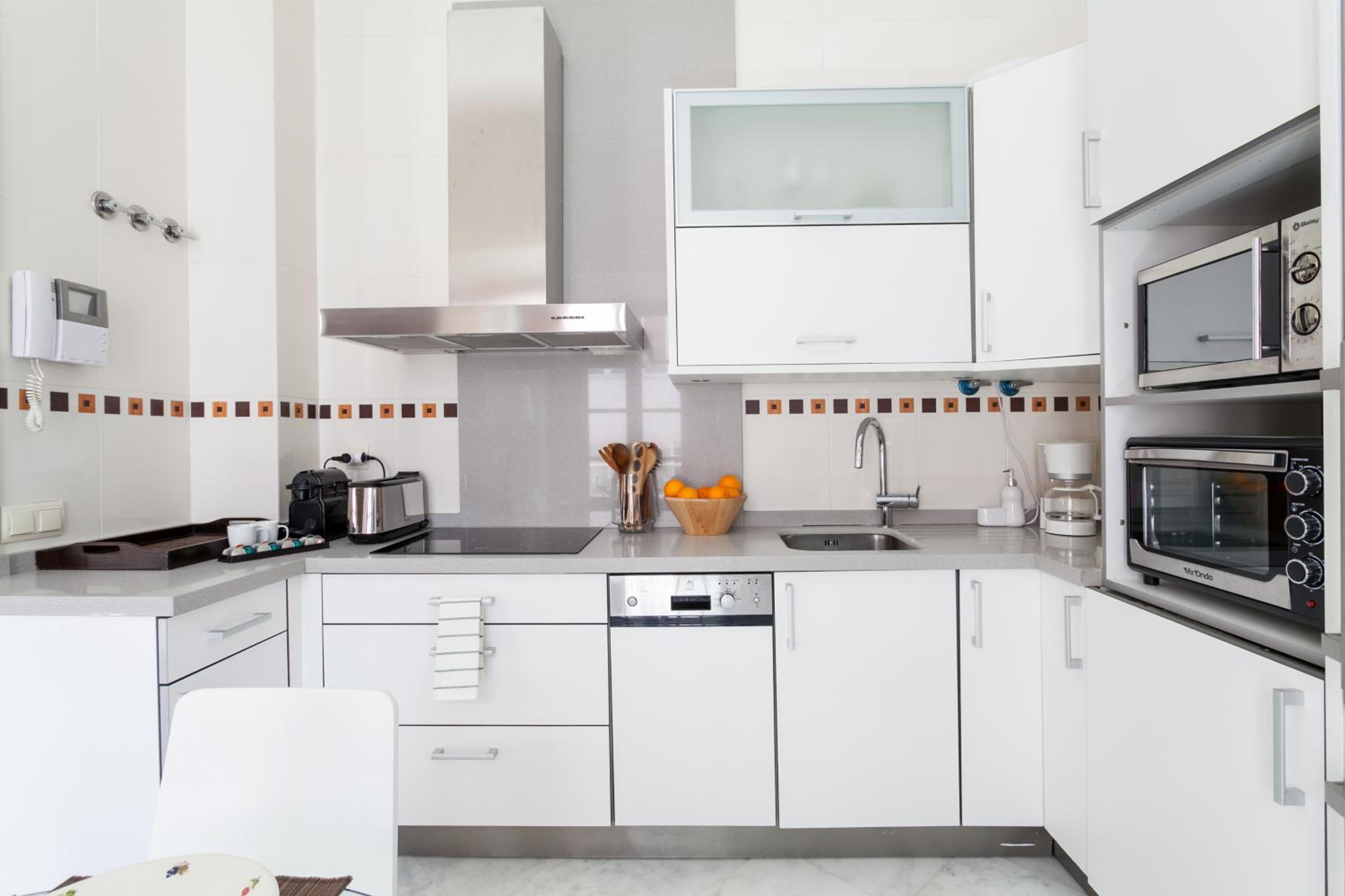 Apartment with Terrace - Photo 34