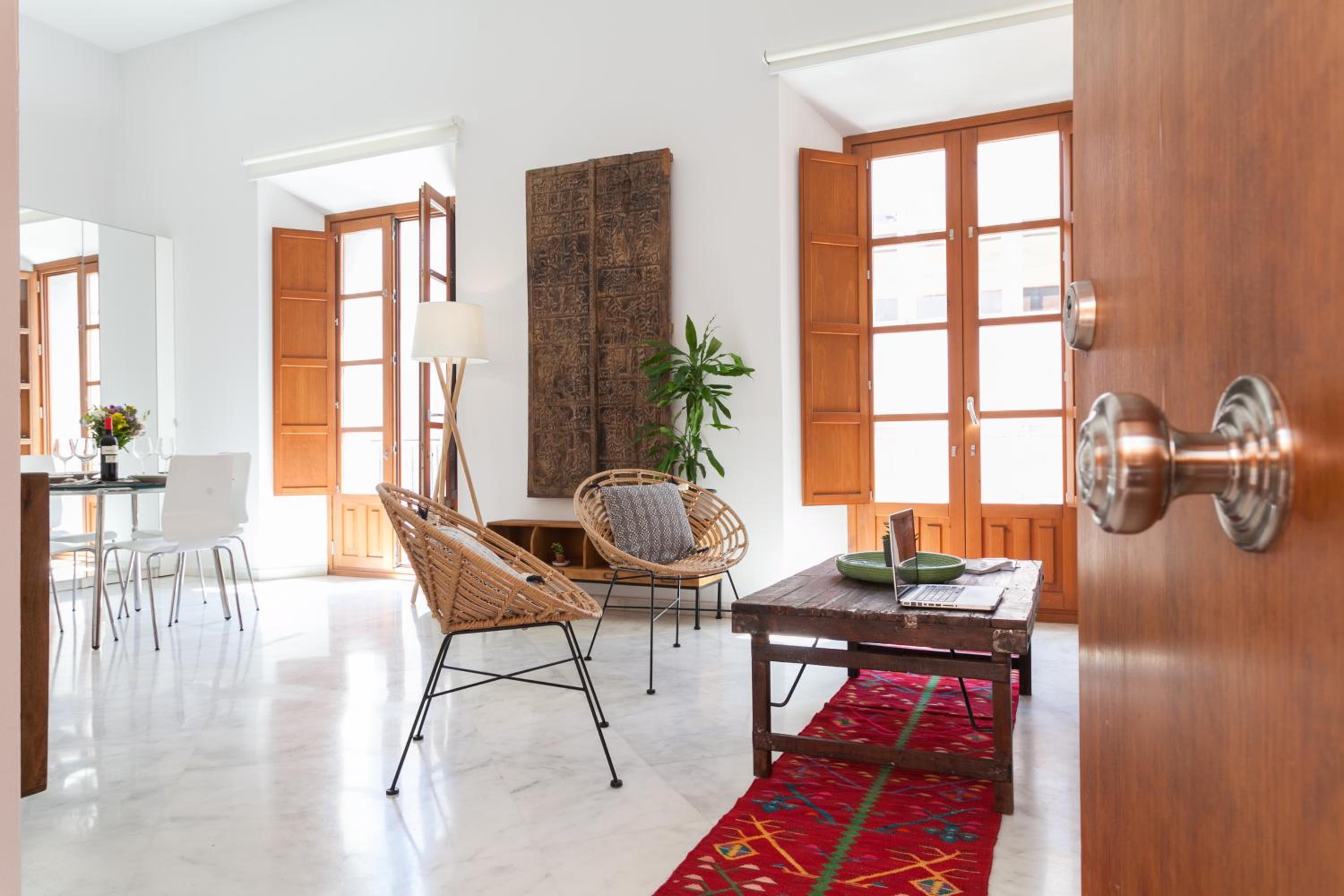 Apartment with Terrace - Photo 13