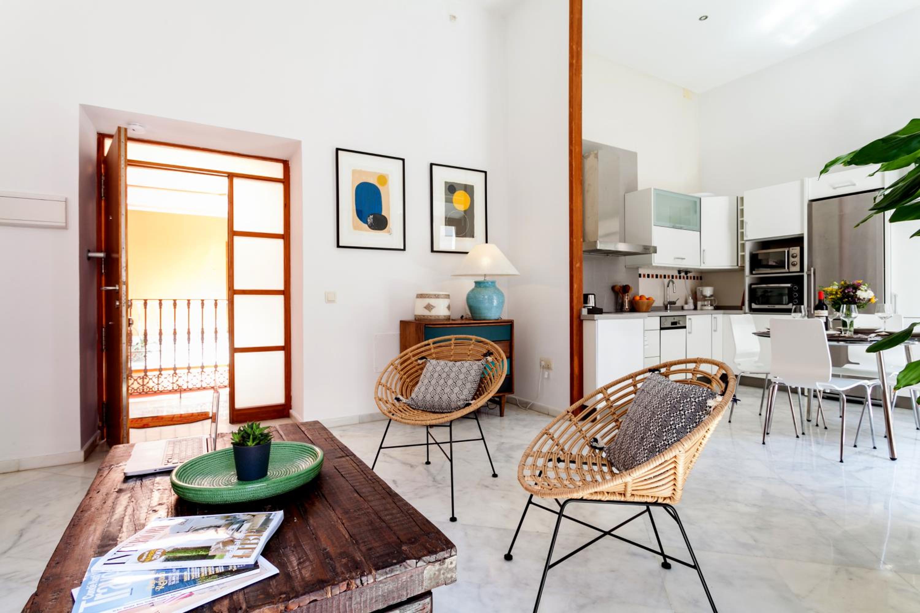 Apartment with Terrace - Photo 19