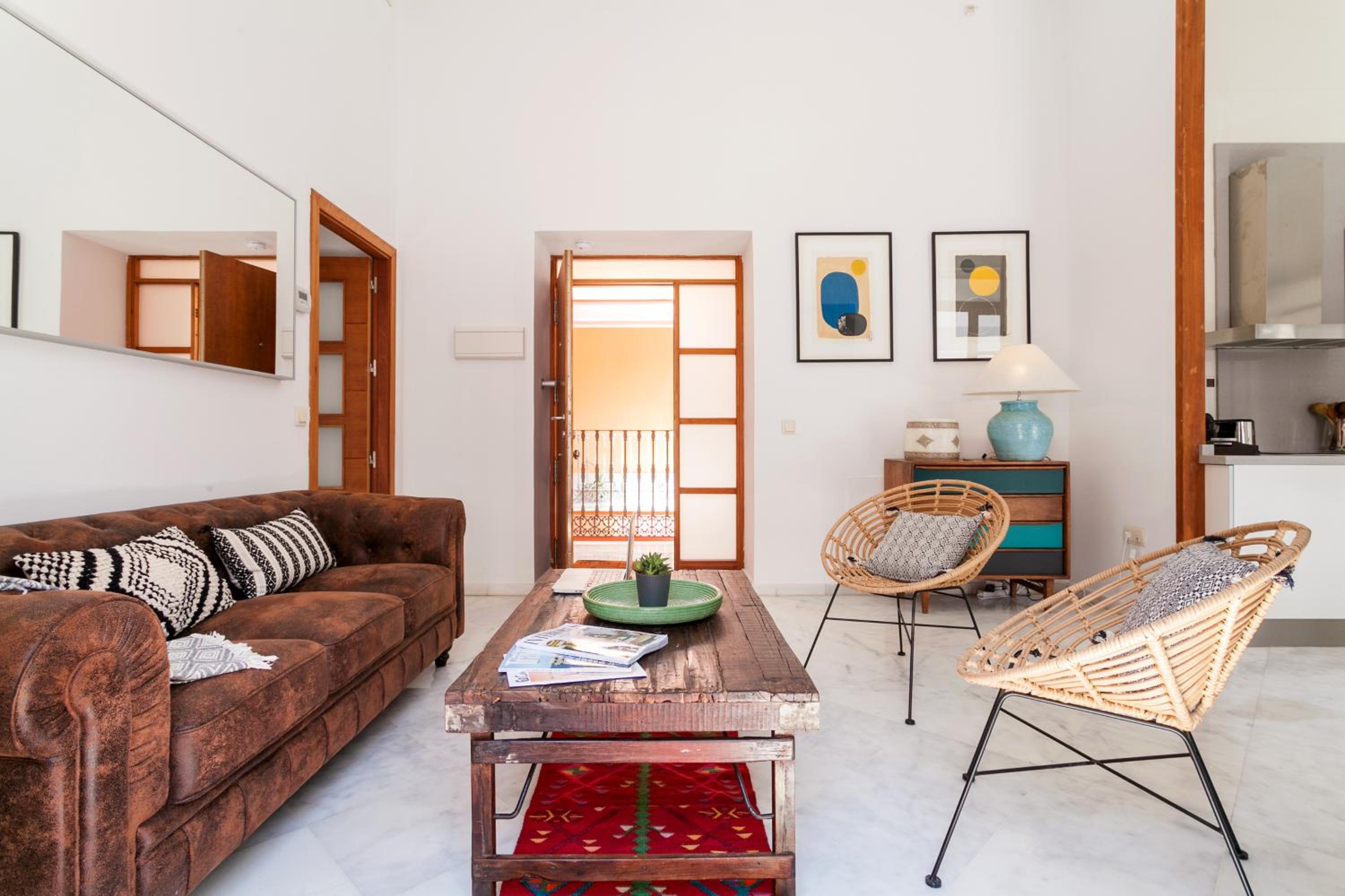 Apartment with Terrace - Photo 23