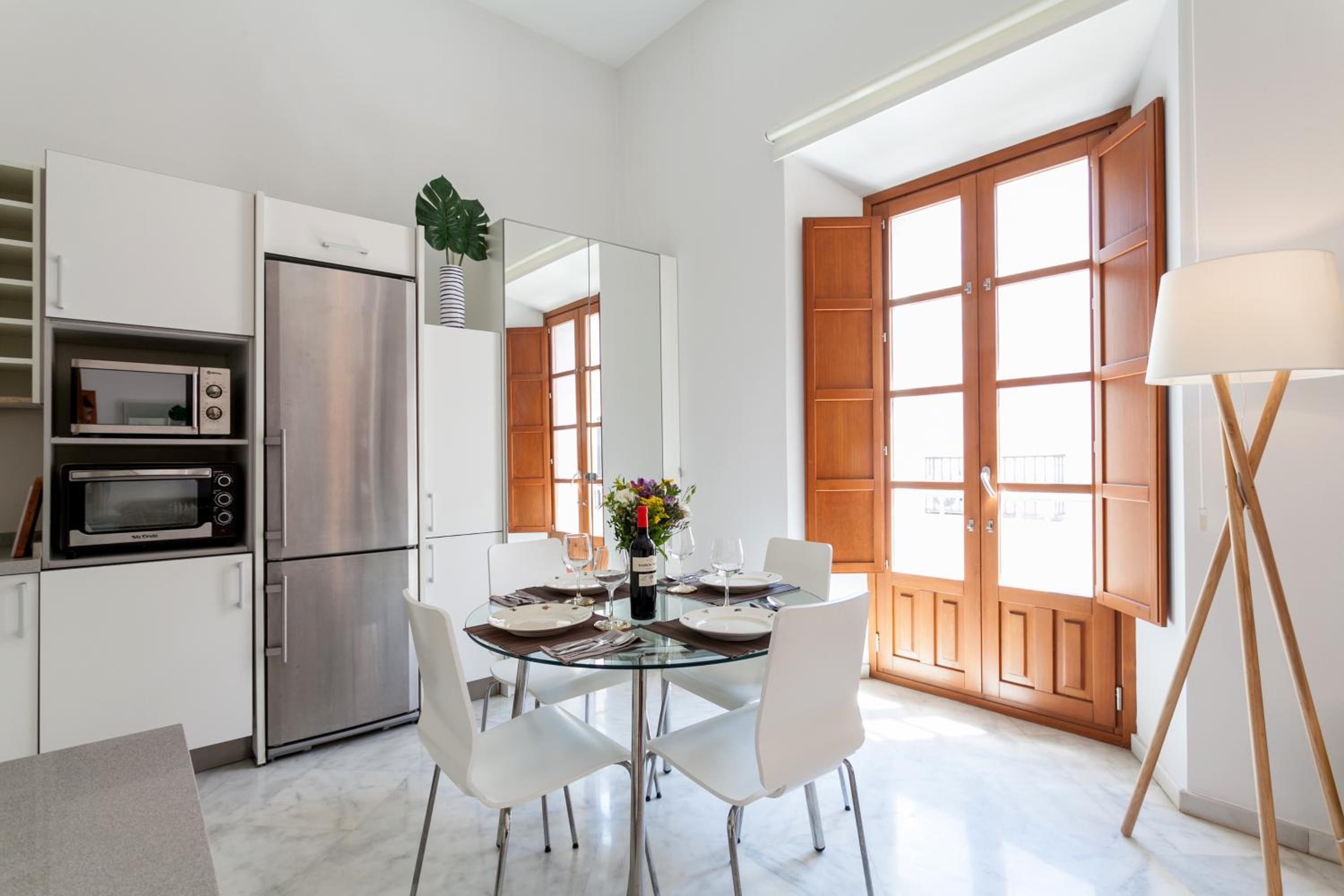 Apartment with Terrace - Photo 31