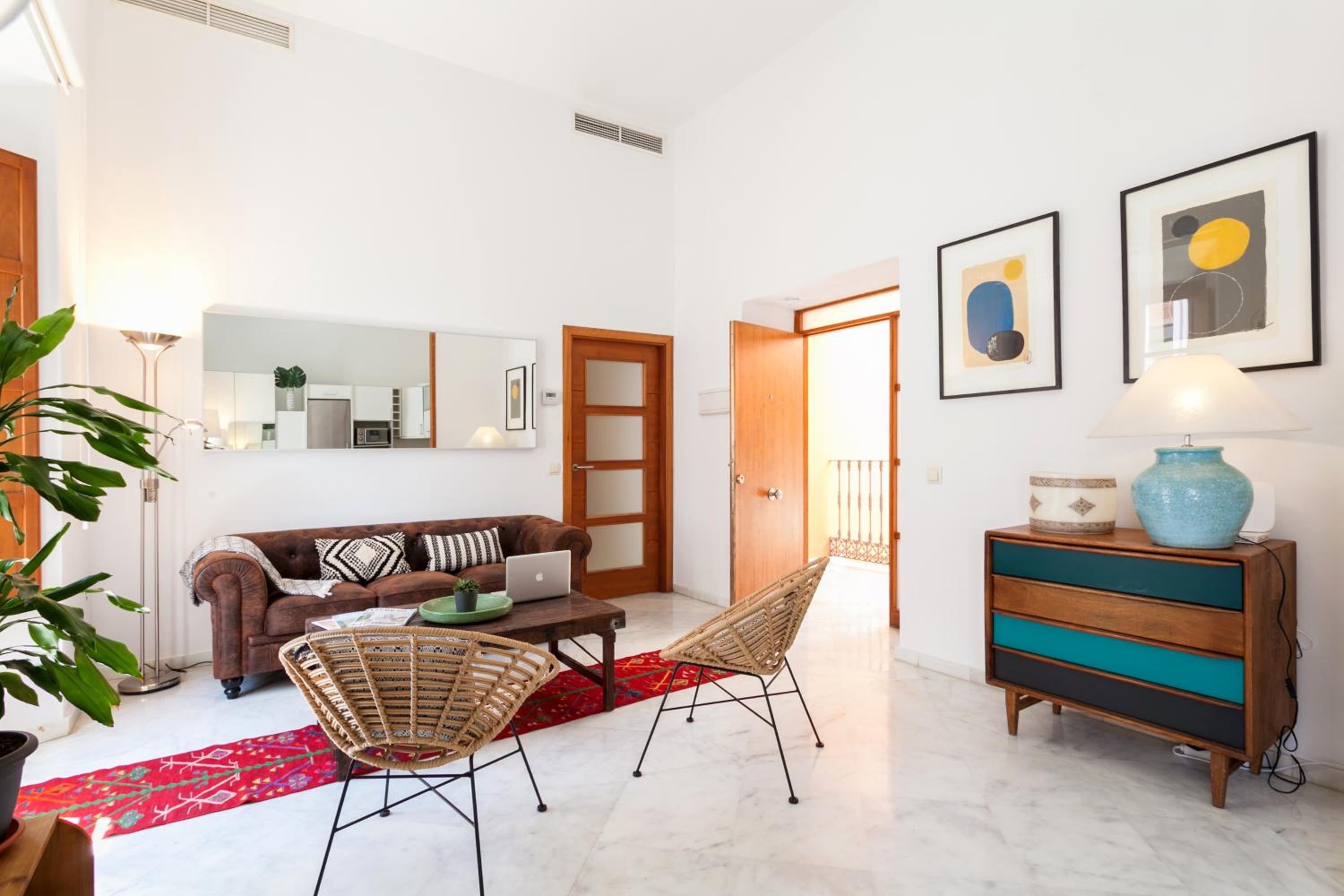 Apartment with Terrace - Photo 6