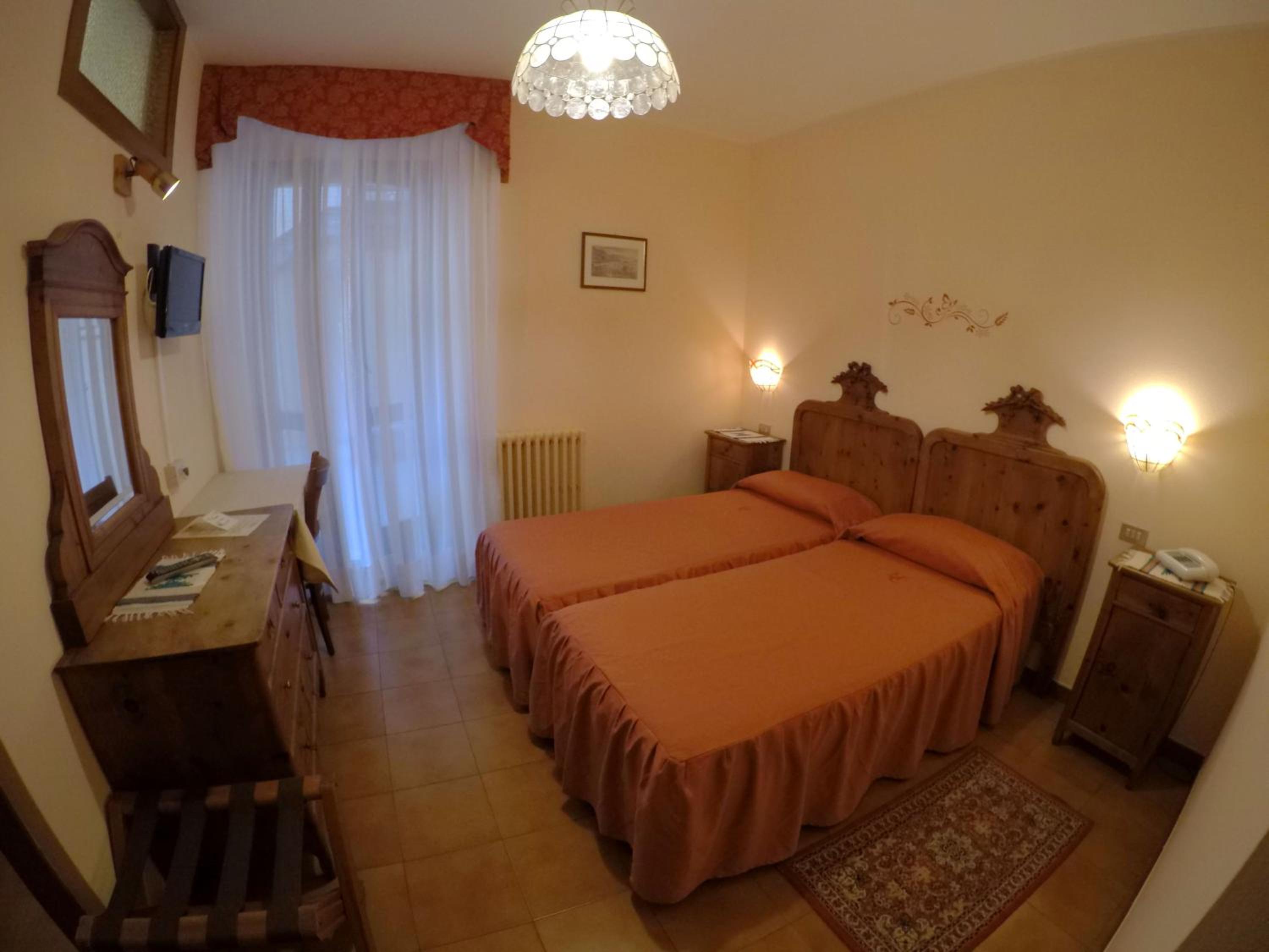 Double or Twin Room photo 3