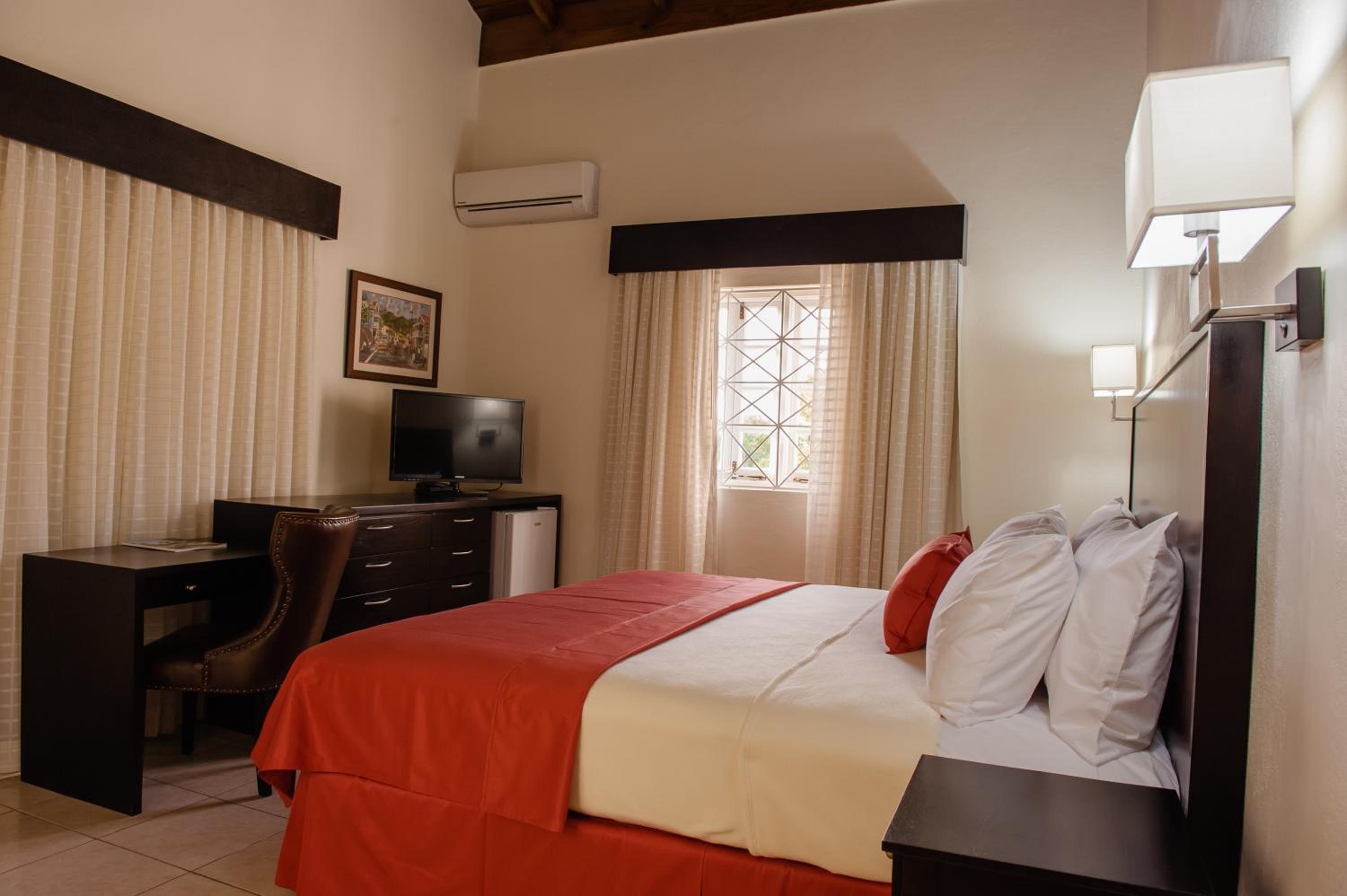 Premium King Room photo 3