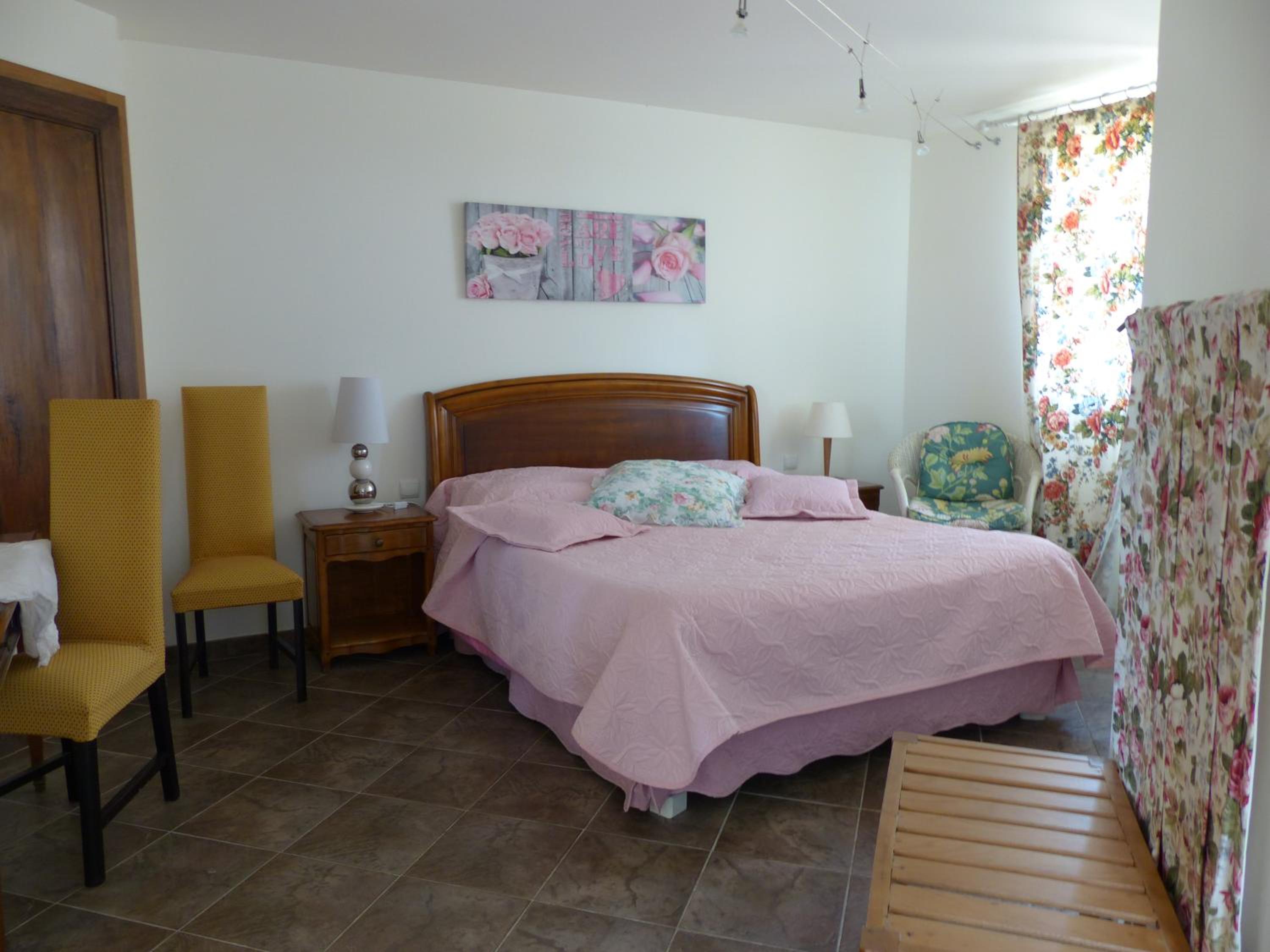 Double Room with Private Bathroom photo 3