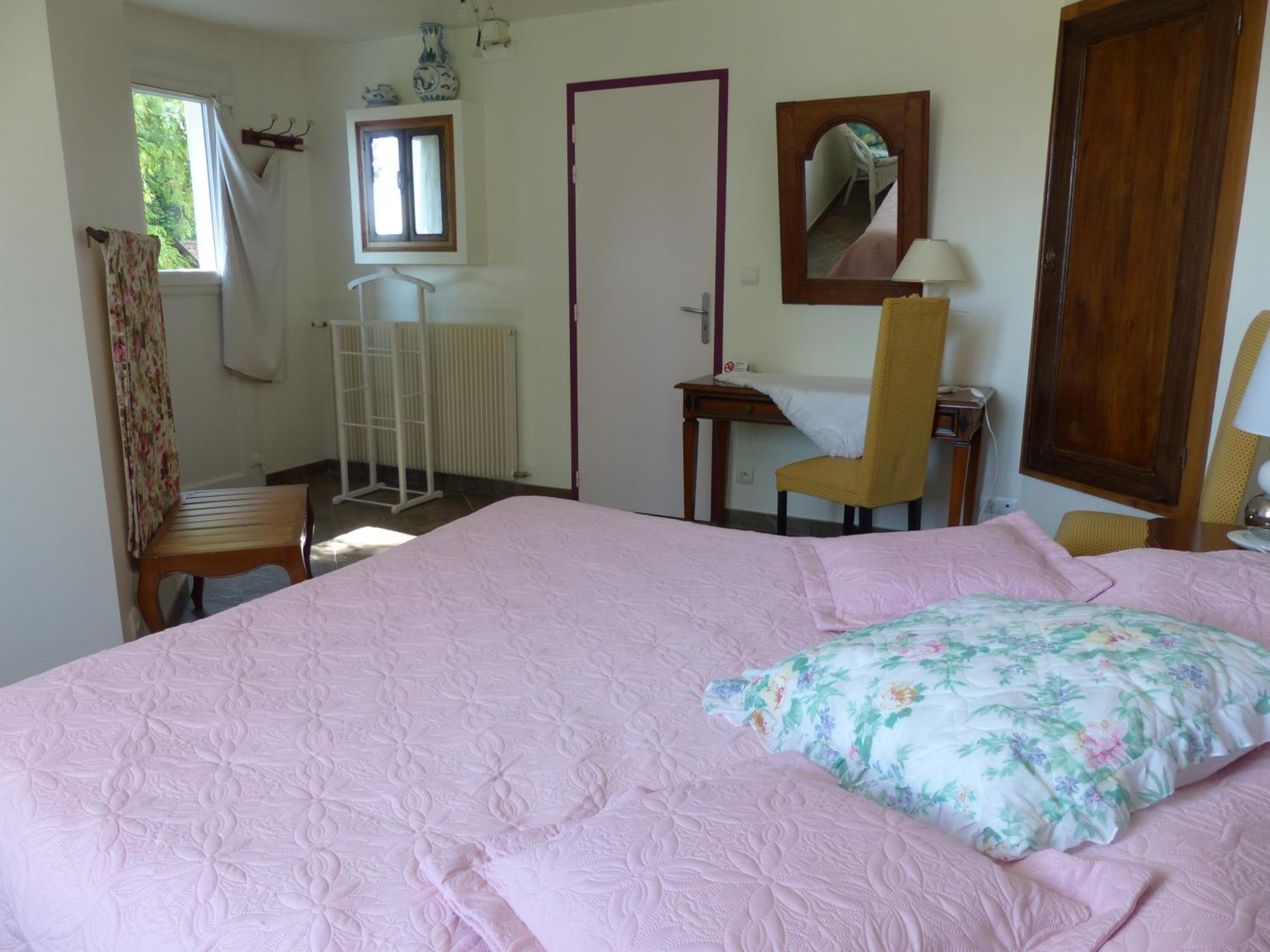 Double Room with Private Bathroom photo 2