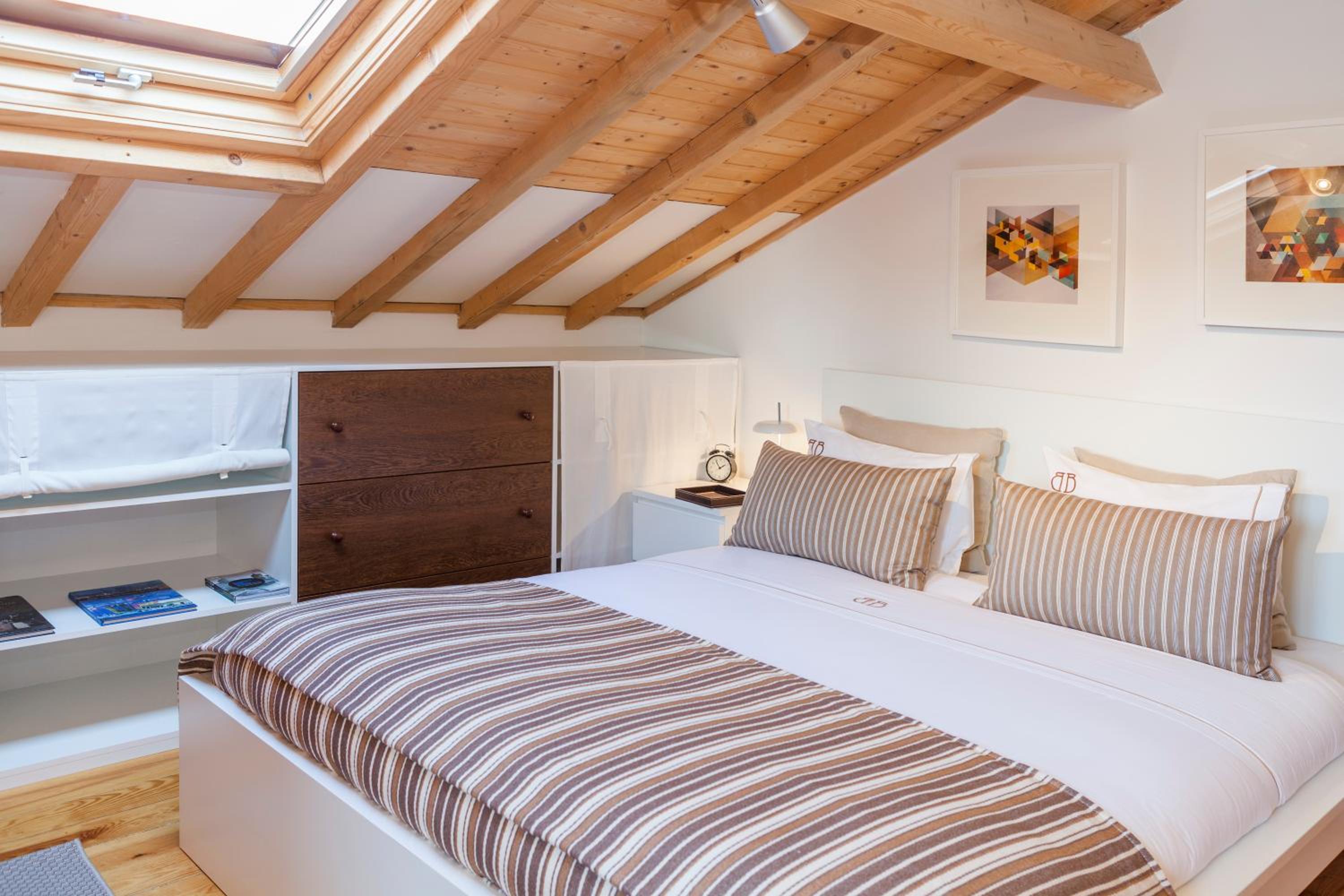 Loft (2 Adults)