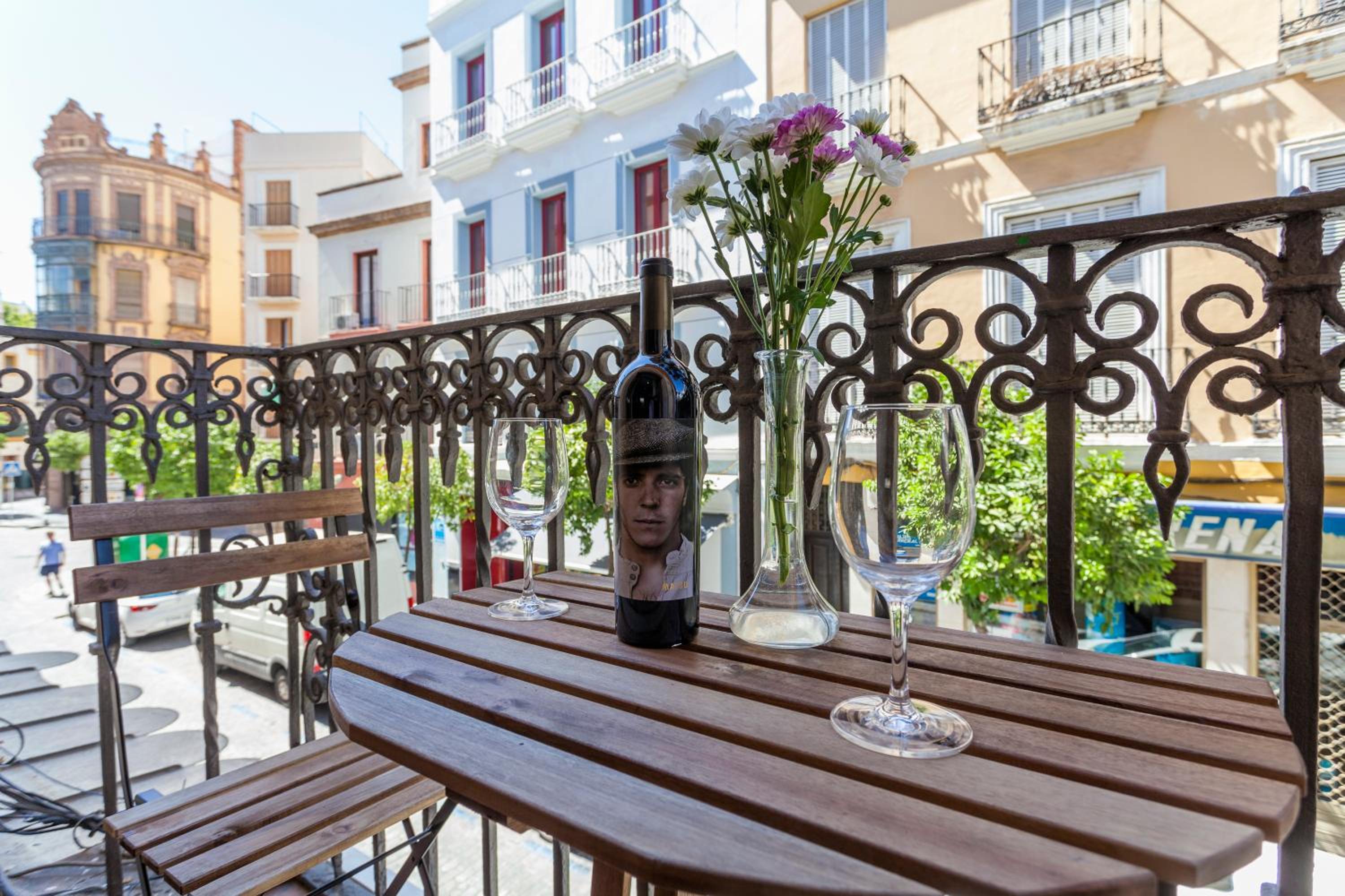 Apartment with Balcony - Photo 8