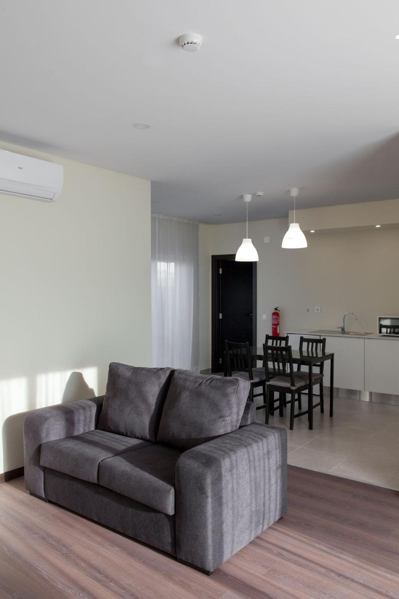 One-Bedroom Apartment photo 1