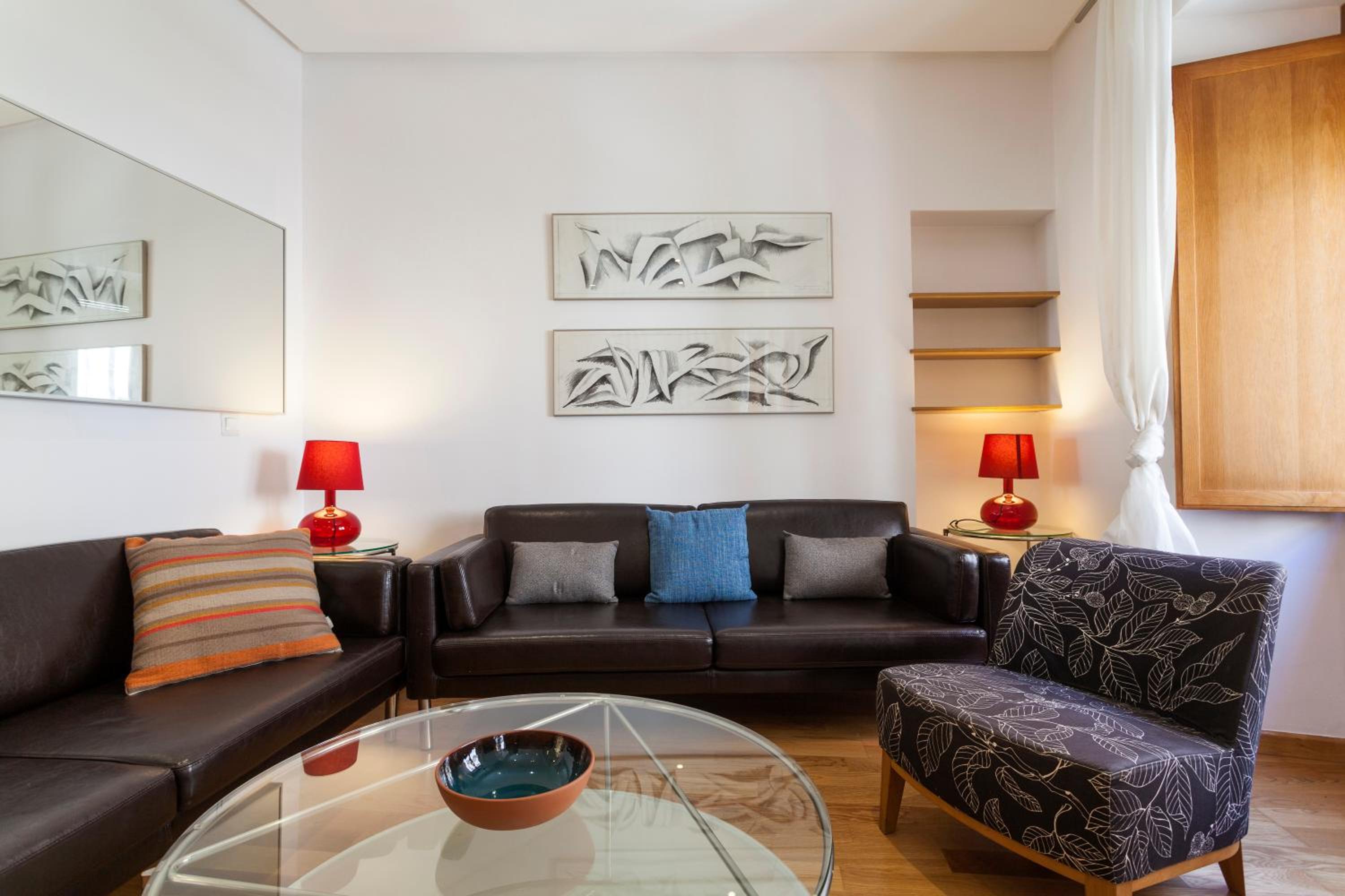 Apartment with Balcony - Photo 28