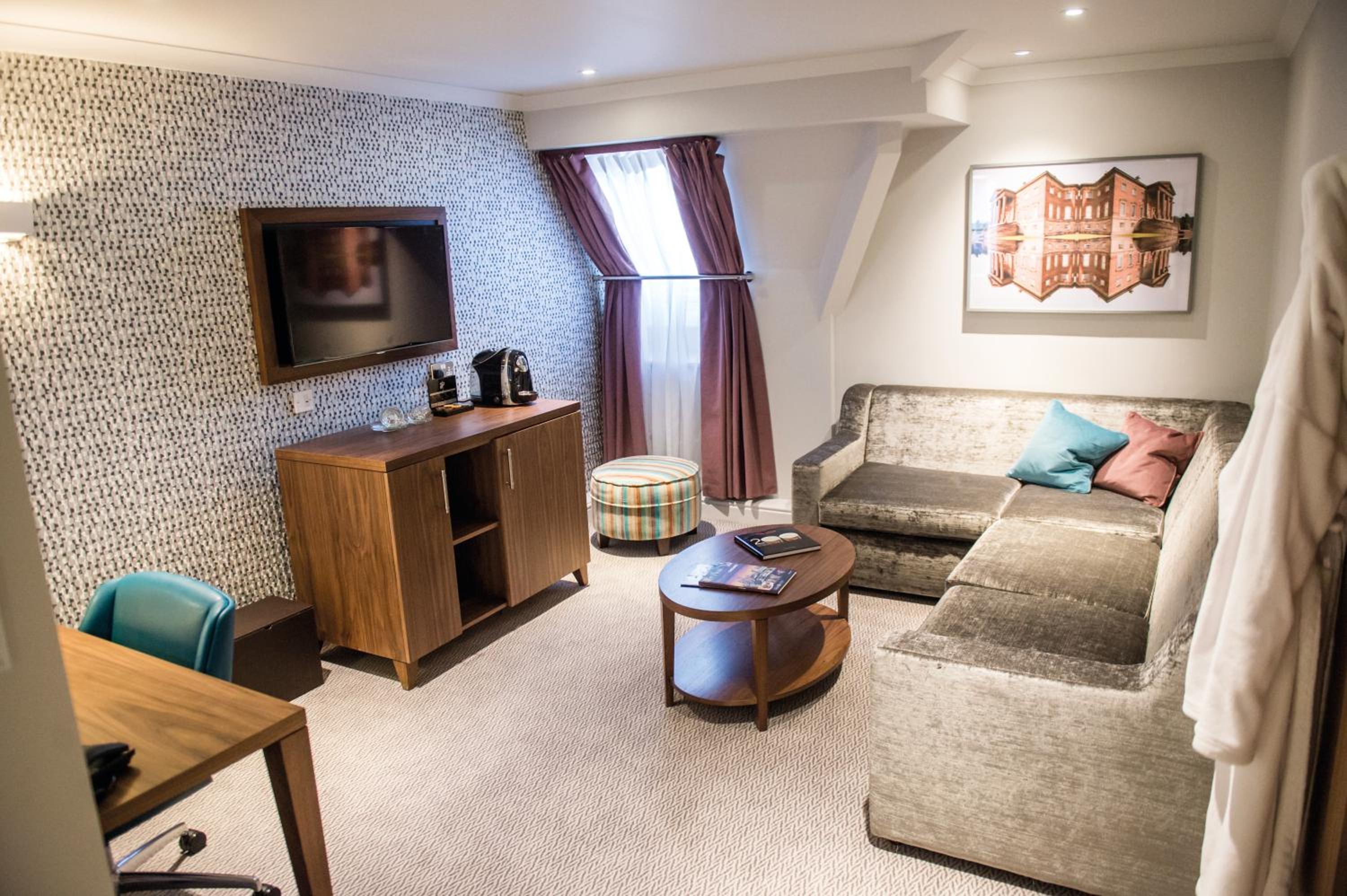 Premier Suite - Photo 5