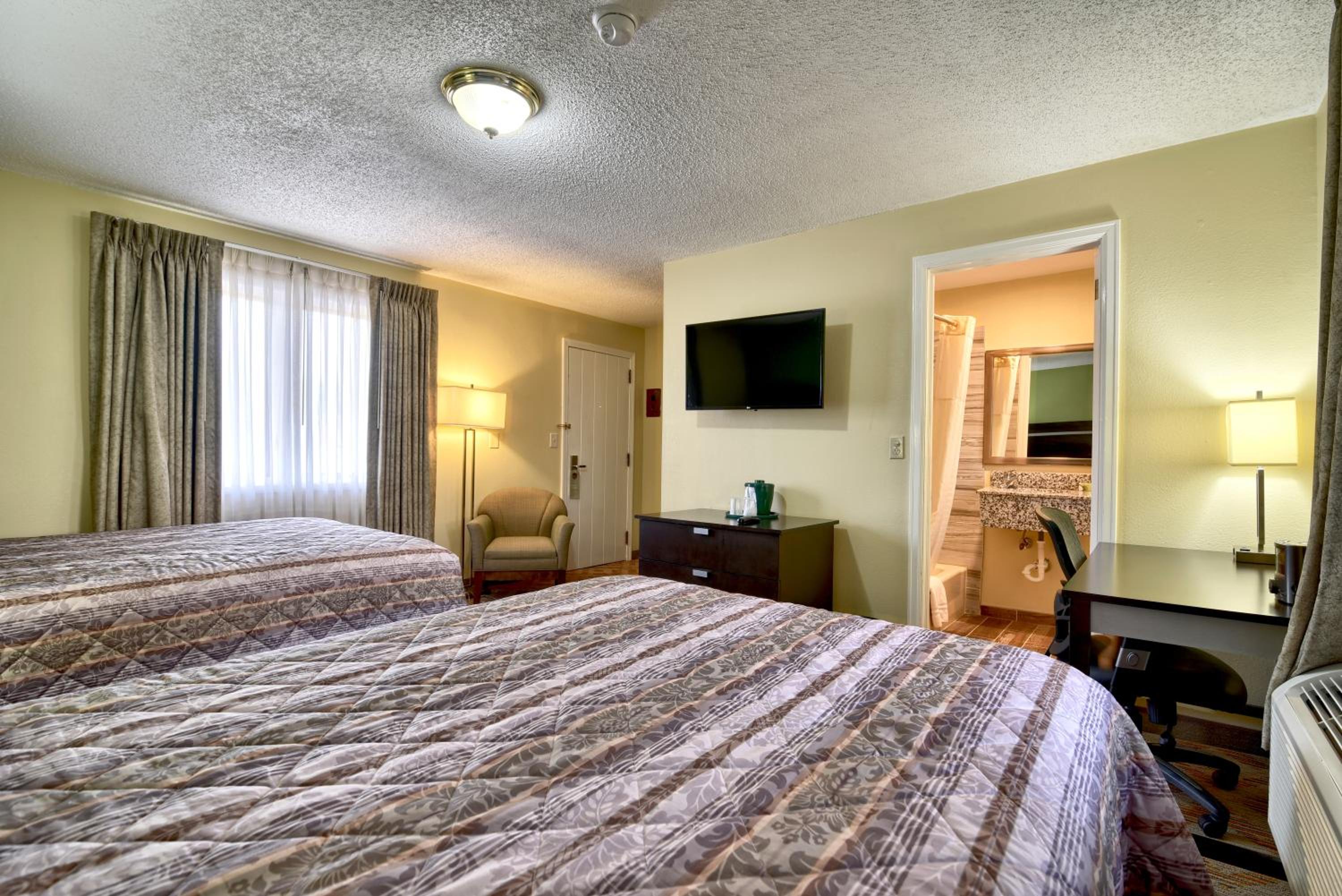 Double Room with Lawn View - Photo 1