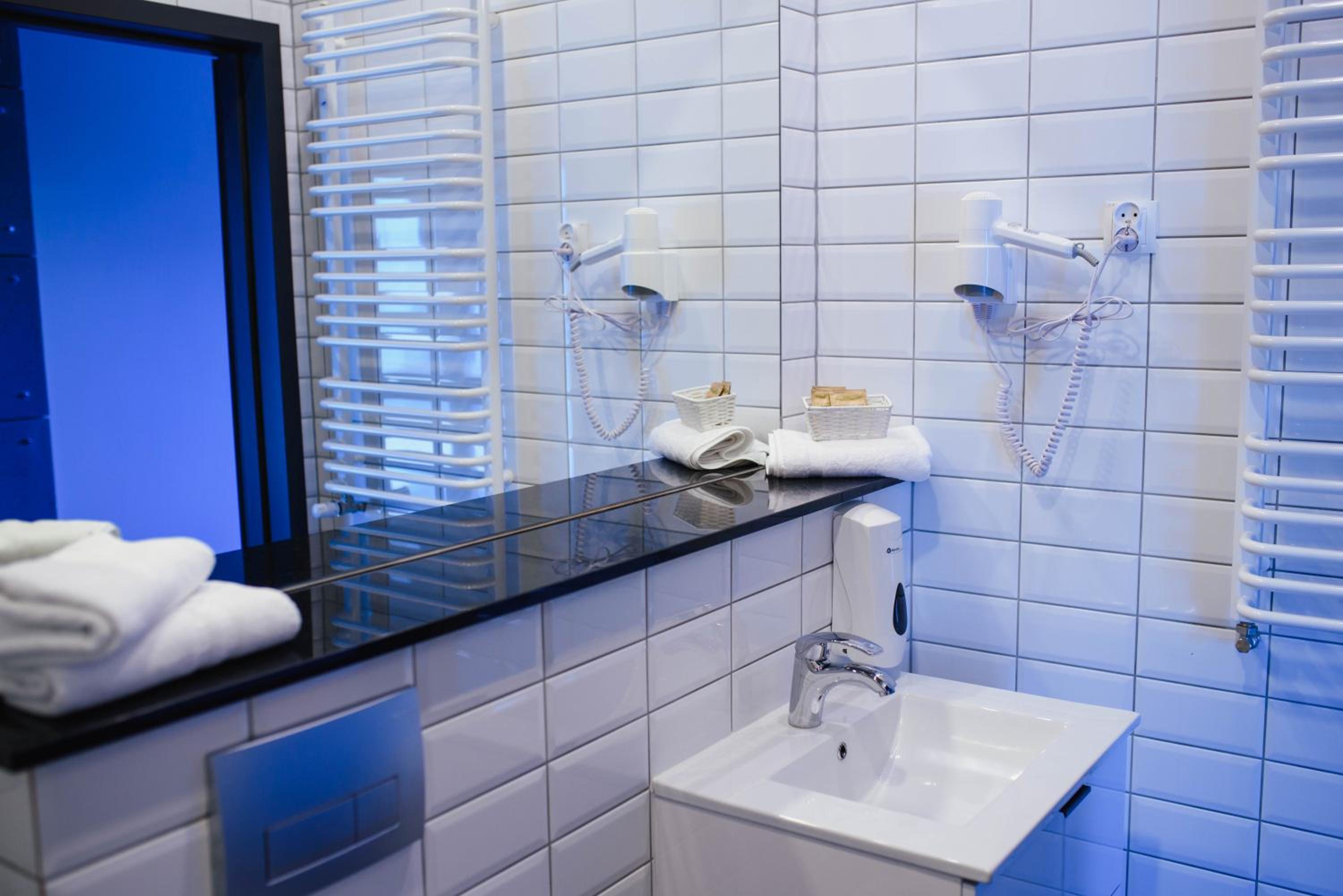 Double or Twin Room - Disability Access photo 2