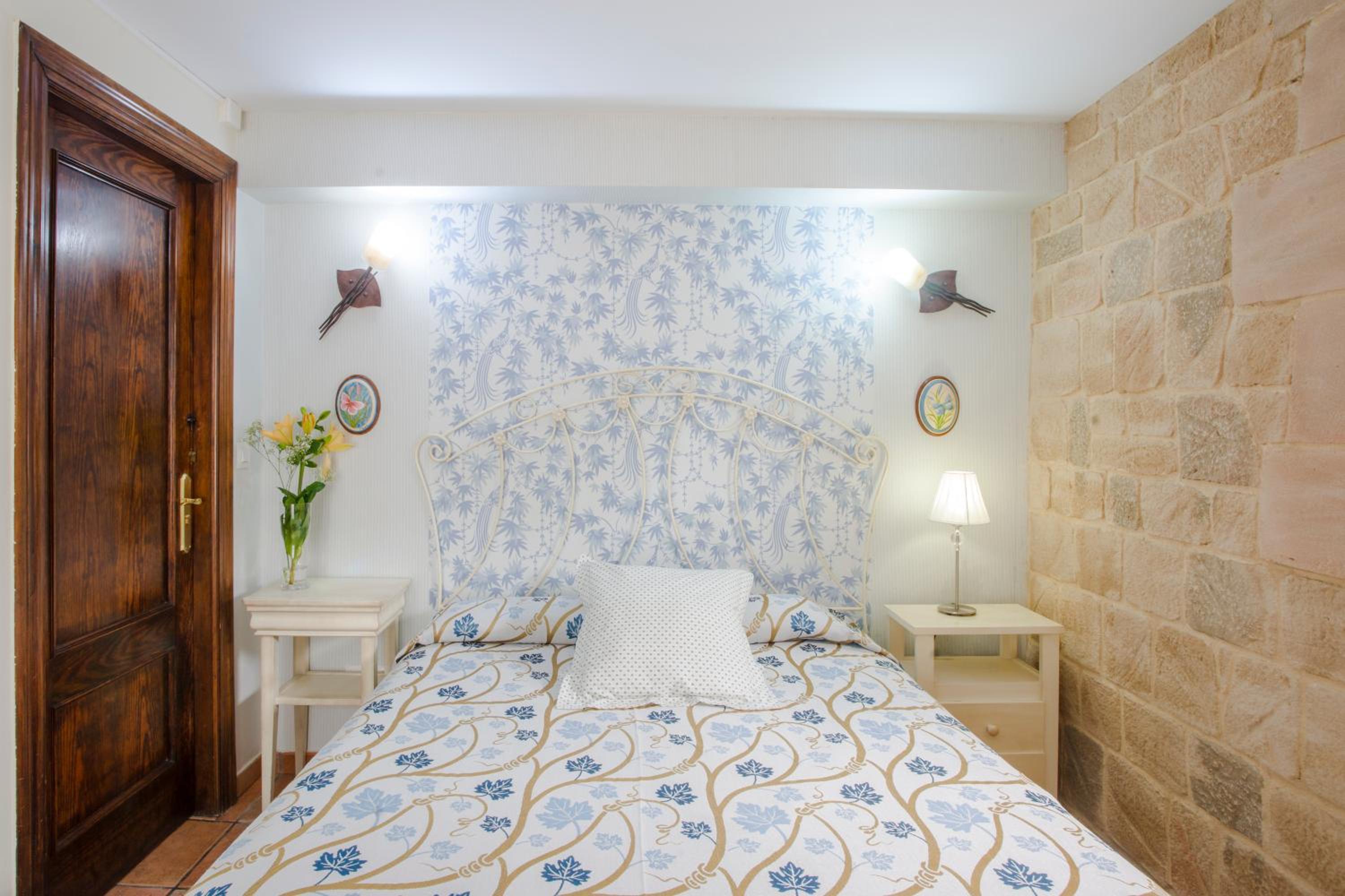 Double Room with Private Bathroom photo 2