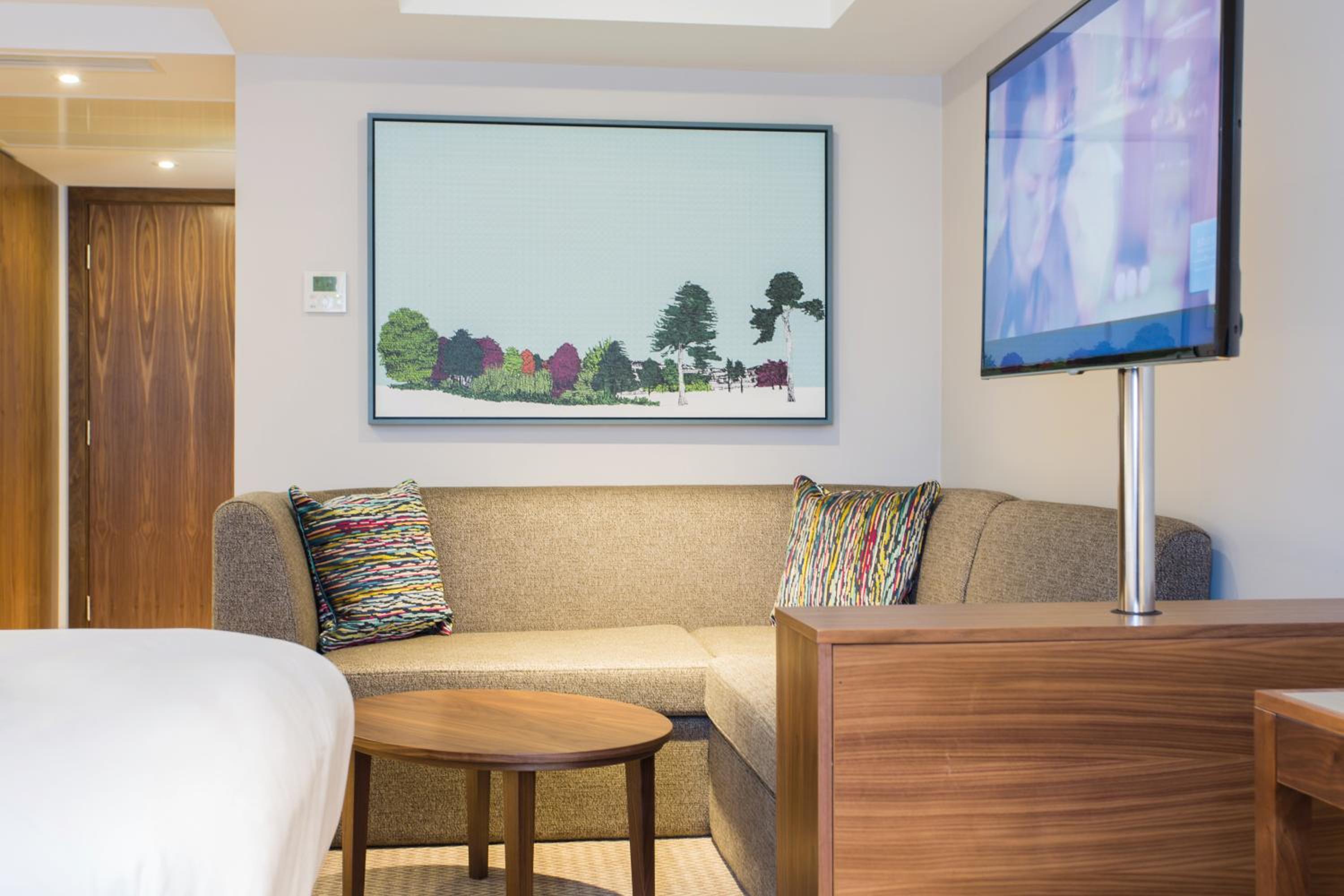 Signature Twin Room - Photo 2