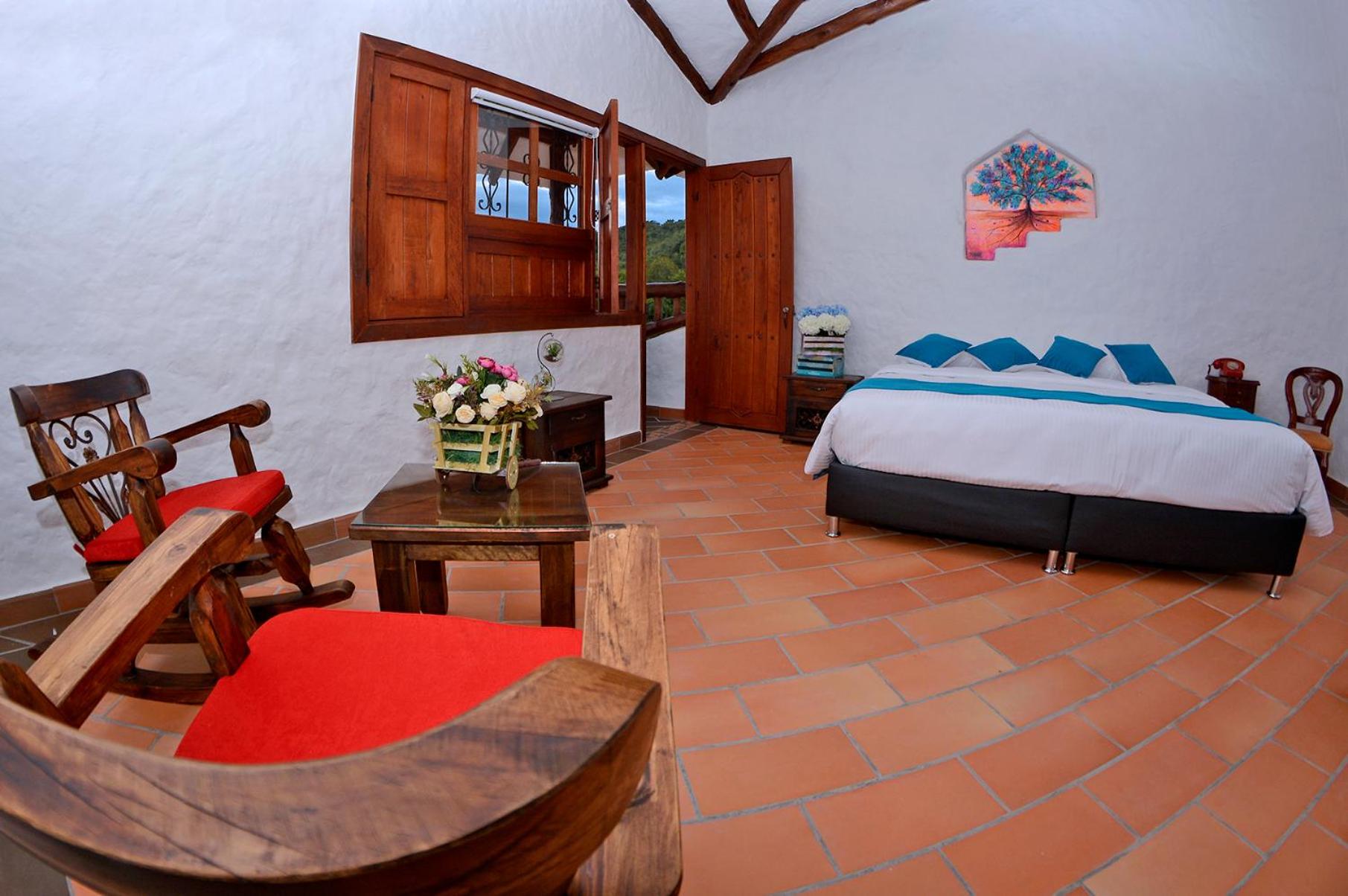 King Suite with Balcony photo 3