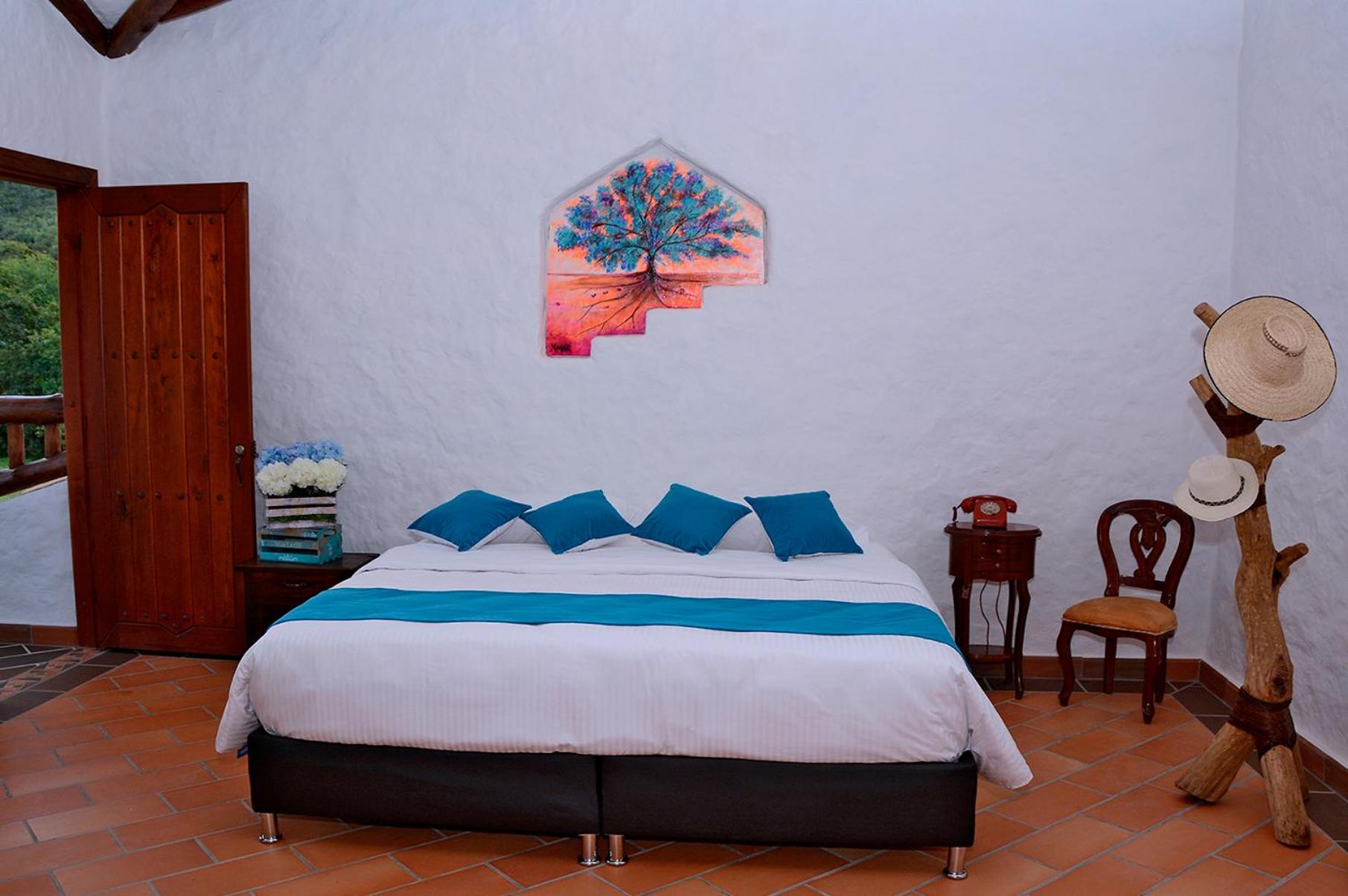 King Suite with Balcony photo 2