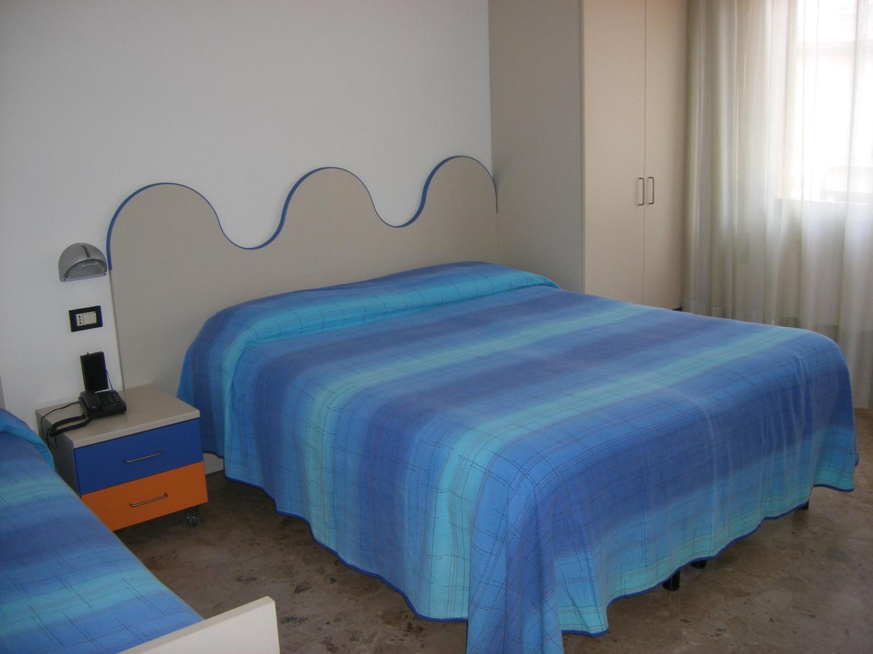 Triple Room - Photo 7