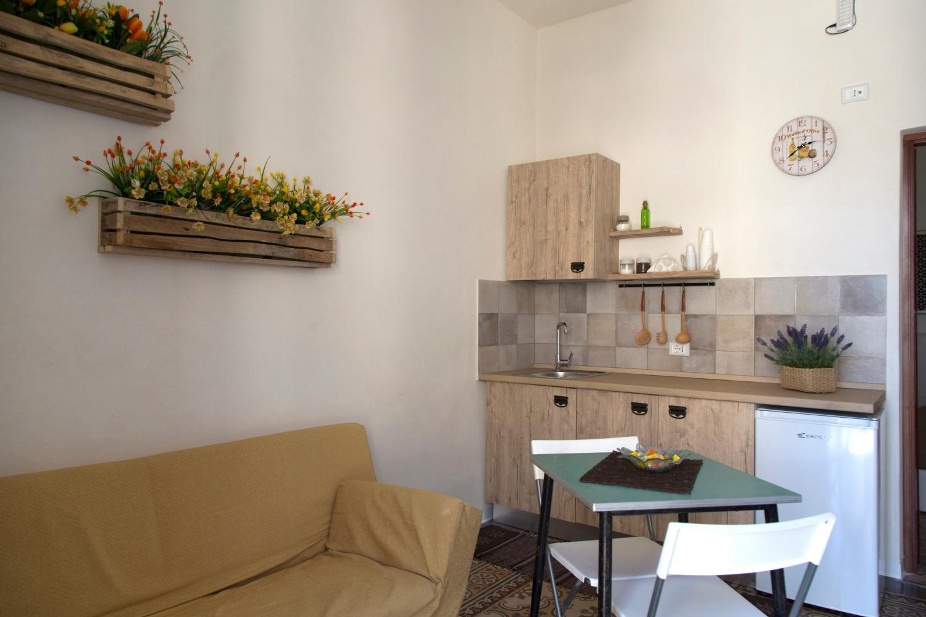 Apartment with Balcony photo 3