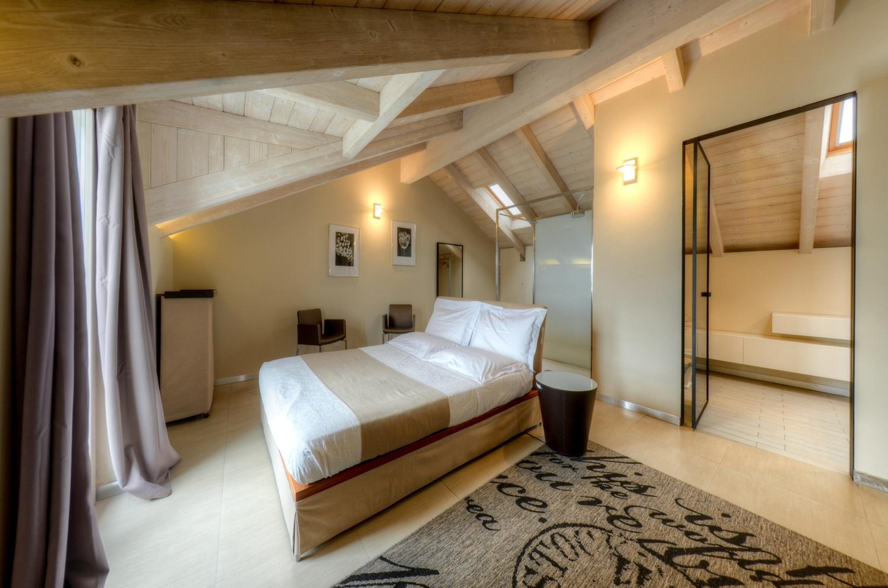 Deluxe Suite with Sea View photo 3