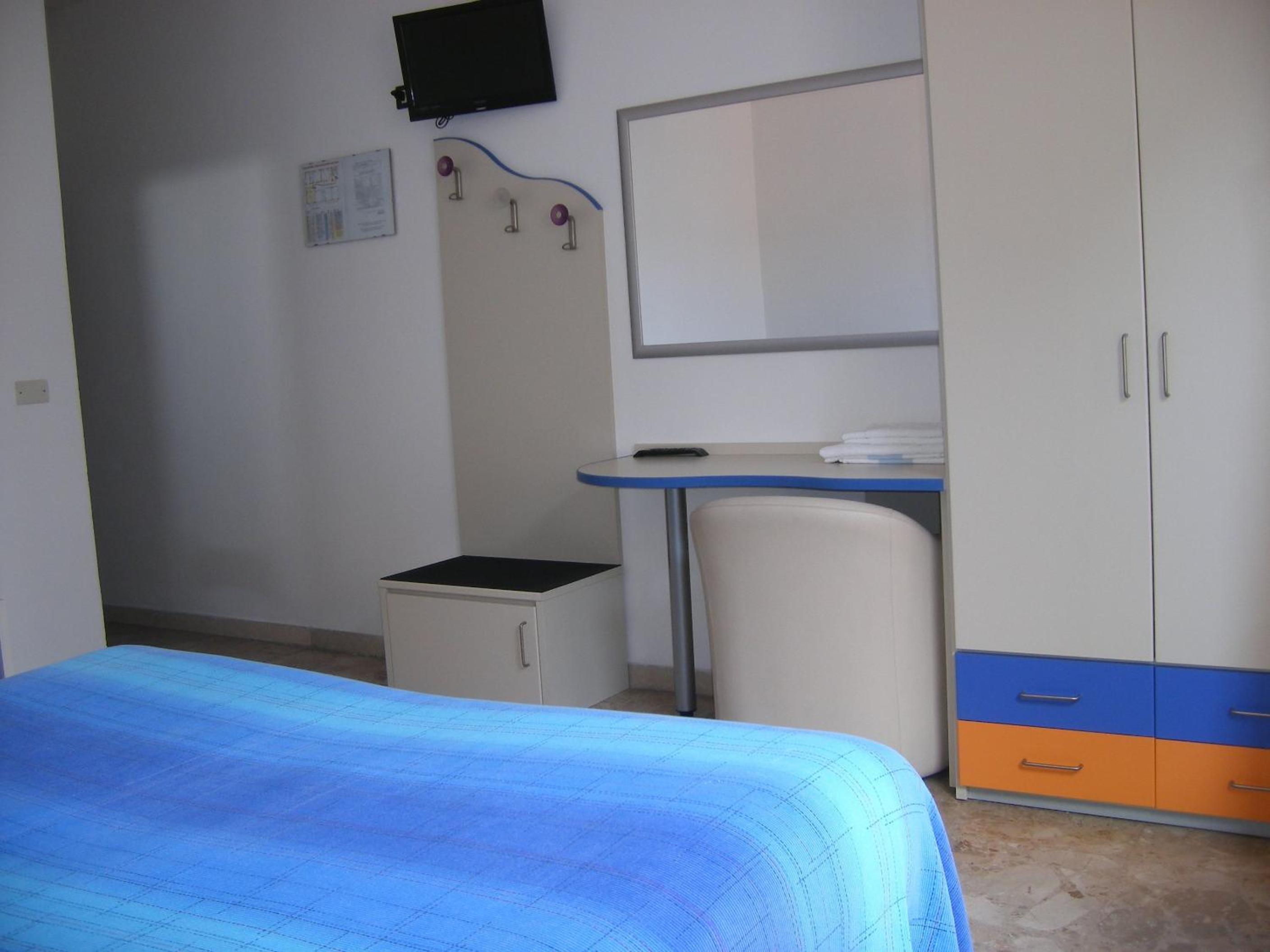 Triple Room - Photo 5